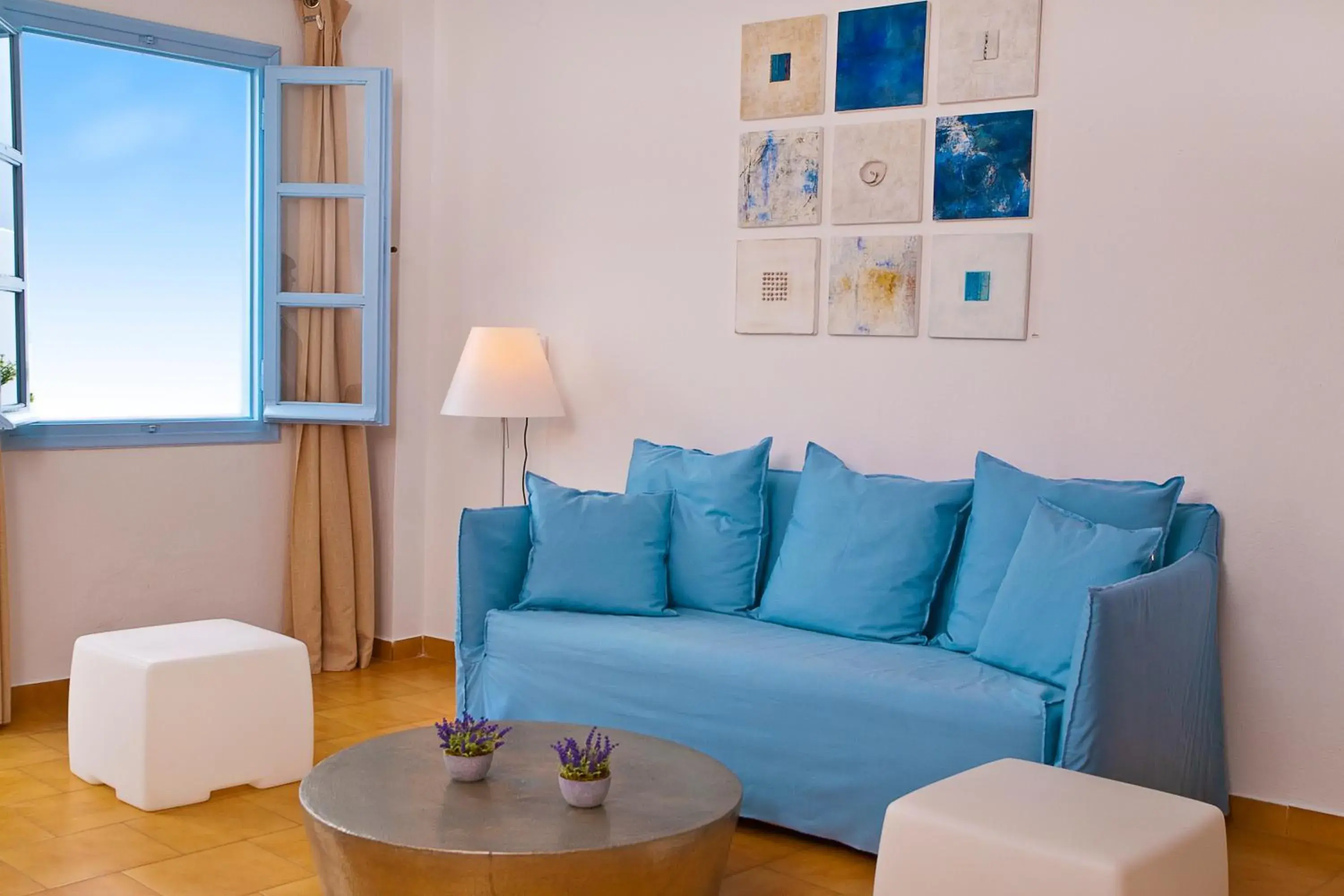 Living room in Manos Small World Living room in Manos Small World