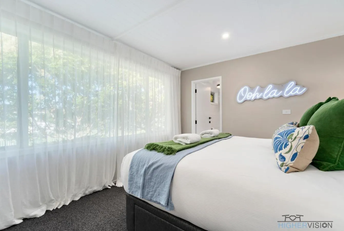 Bedroom, Bed in La Petite Maison - Taupo