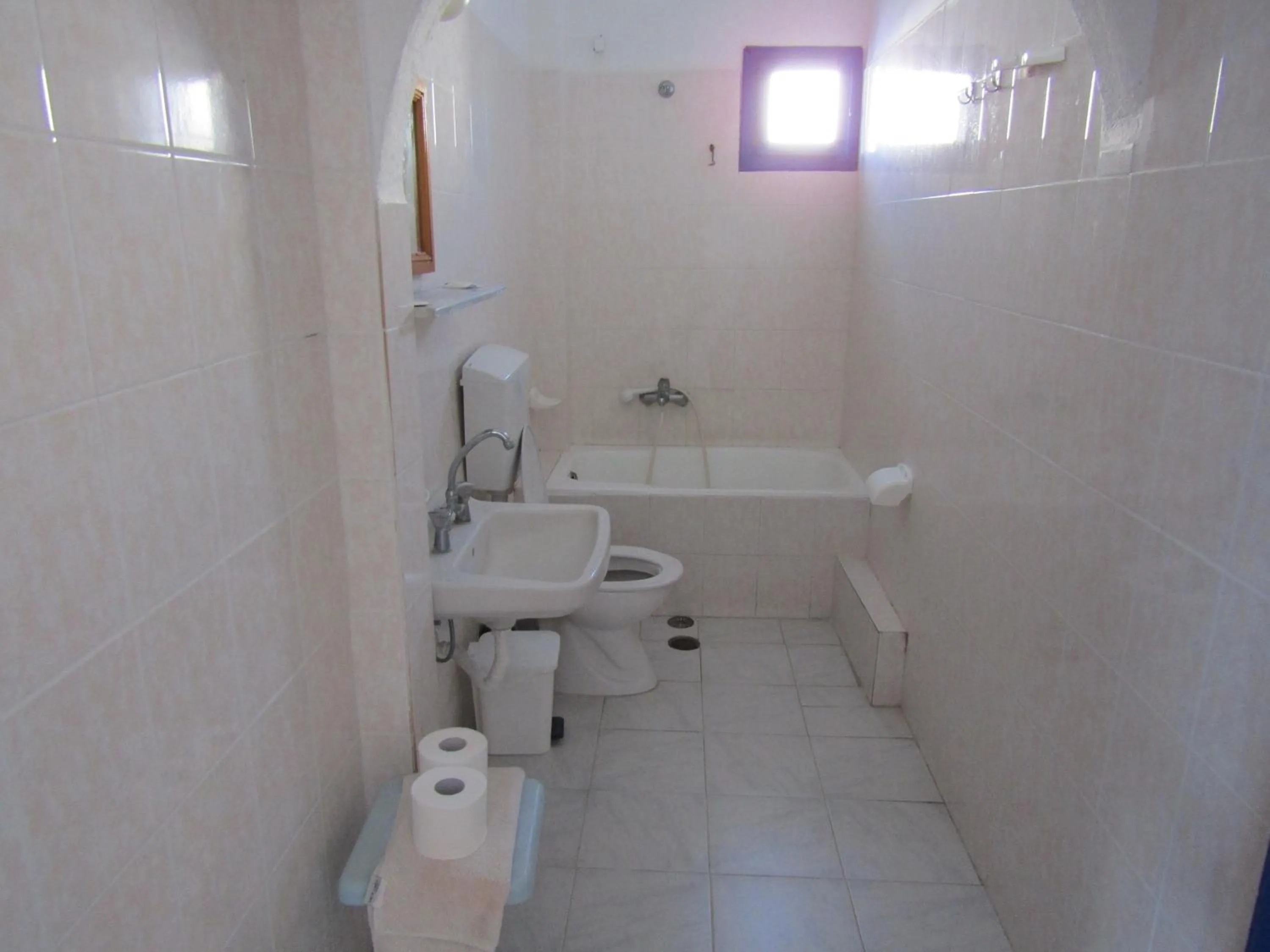 Family Room with Private Bathroom in Hotel Perissa