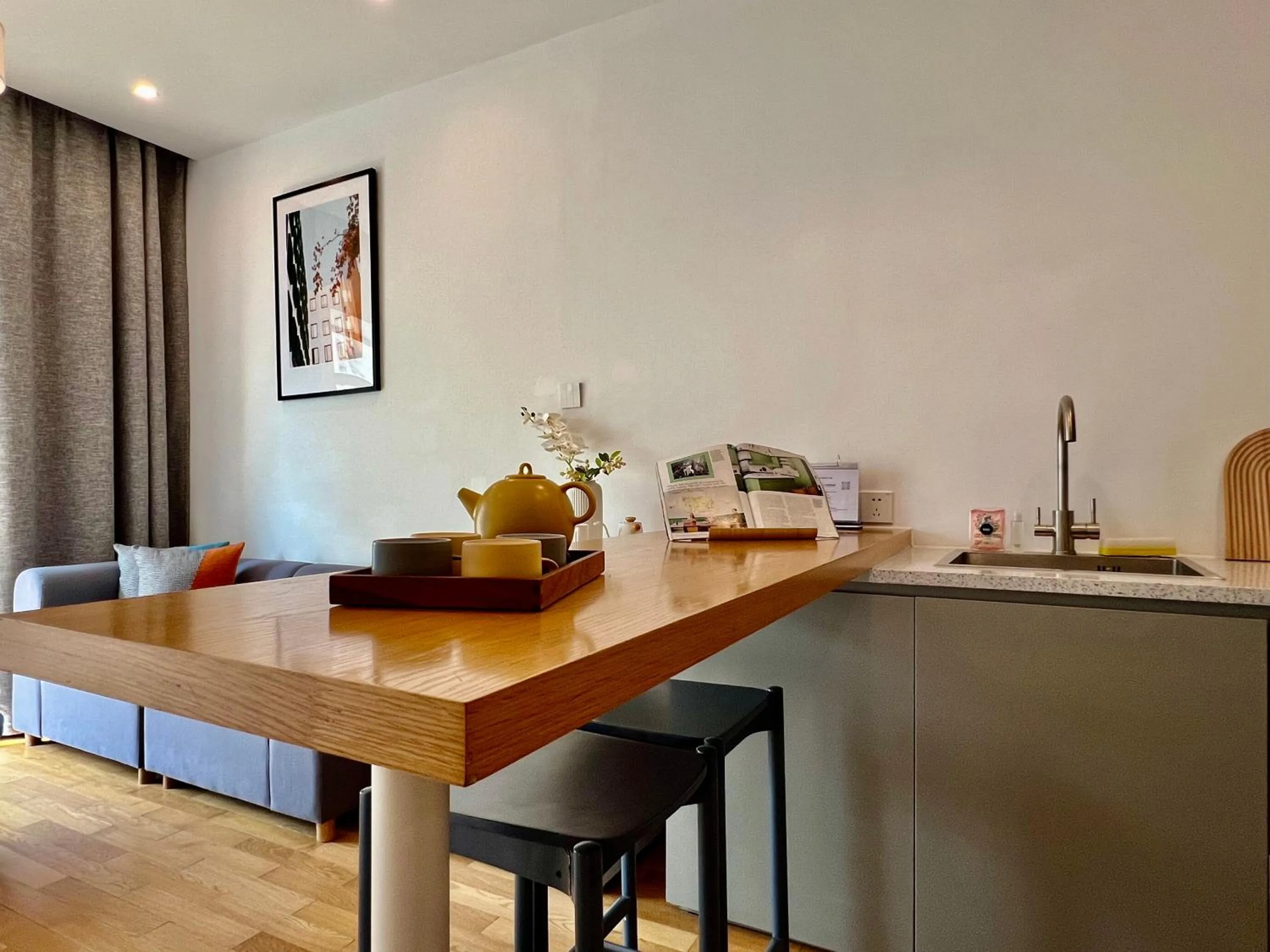 Living room in base-Shanghai SUHE Serviced Apartment, Near East Nanjing Road & People's Square