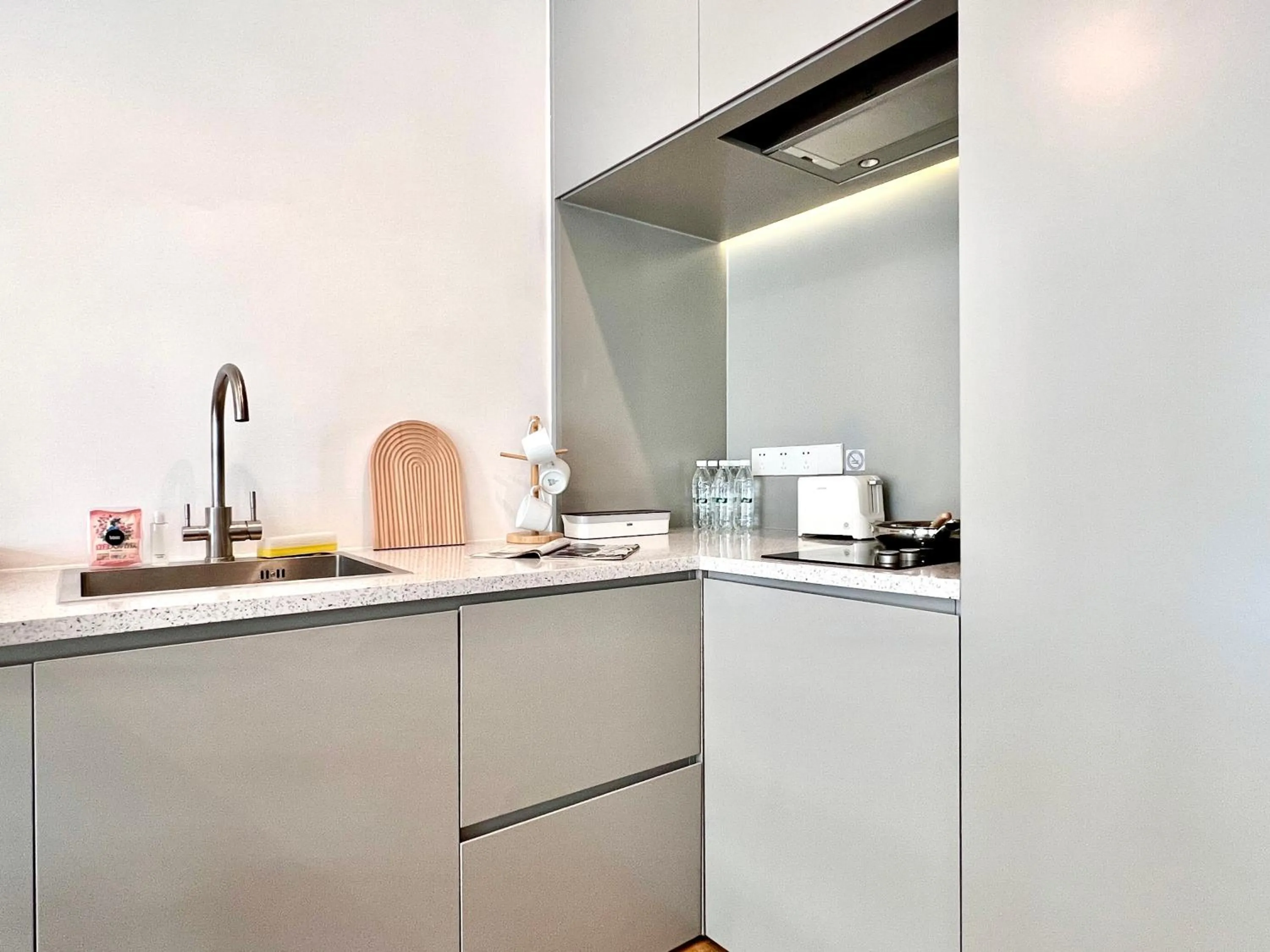kitchen in base-Shanghai SUHE Serviced Apartment, Near East Nanjing Road & People's Square