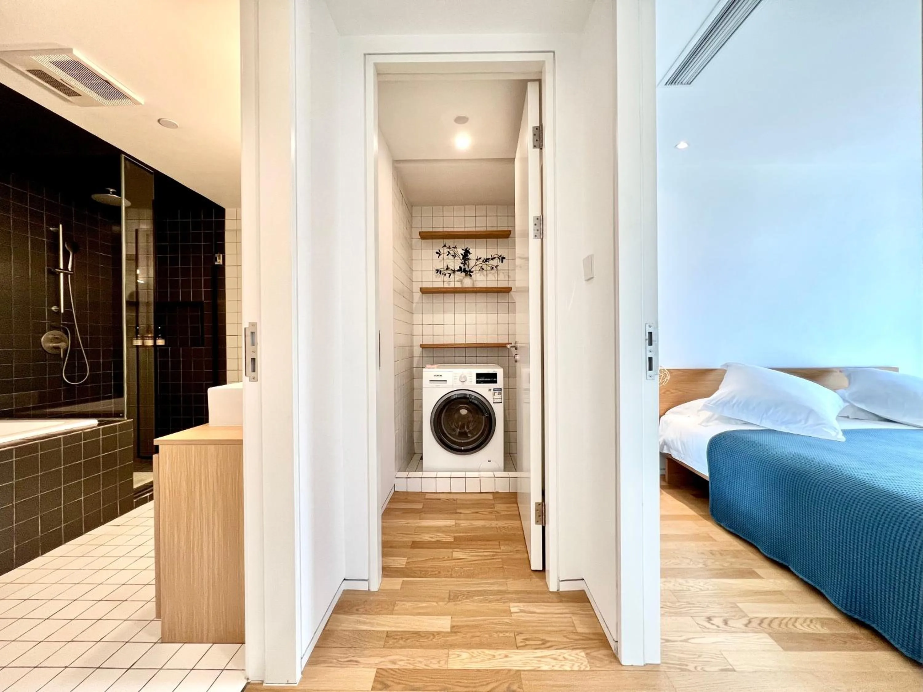 Photo of the whole room in base-Shanghai SUHE Serviced Apartment, Near East Nanjing Road & People's Square