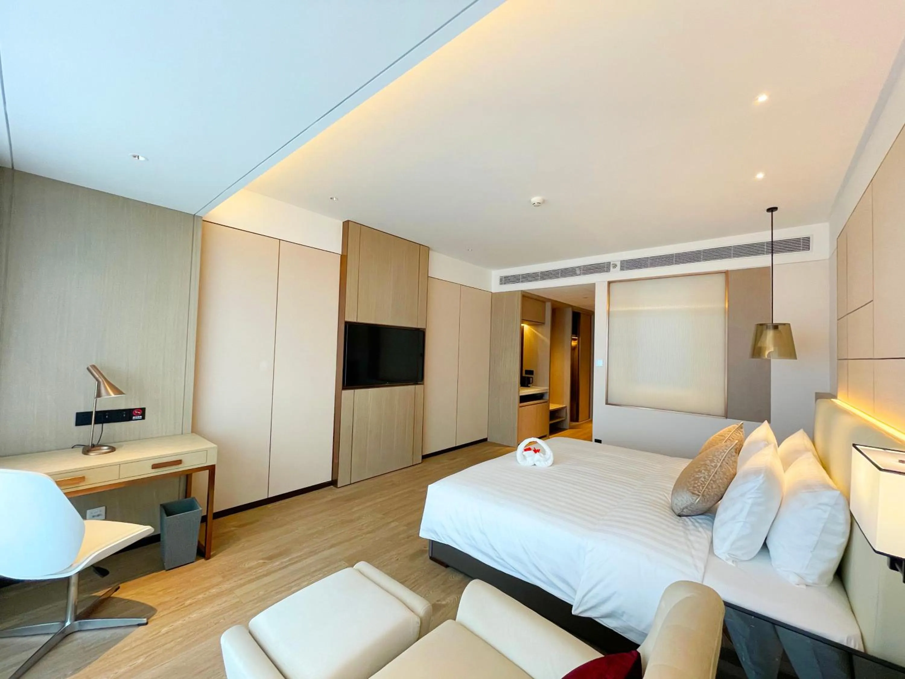 Photo of the whole room, Bed in Kew Green Hotel Hongqiao Shanghai