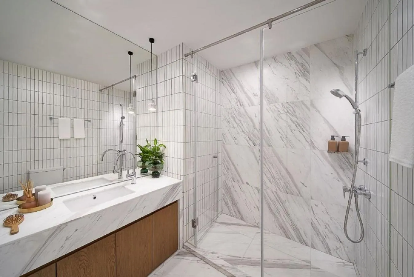Bathroom in basePLUS-Shanghai BINJIANG Serviced Apartment