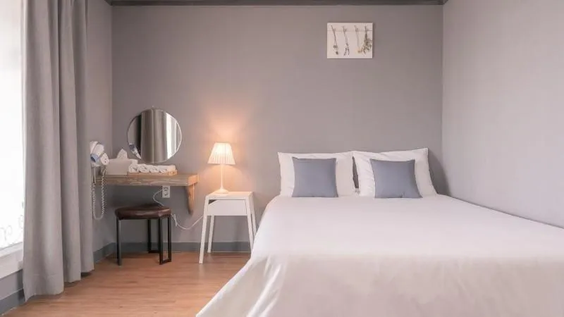 Bed in Tinkerbell Pension