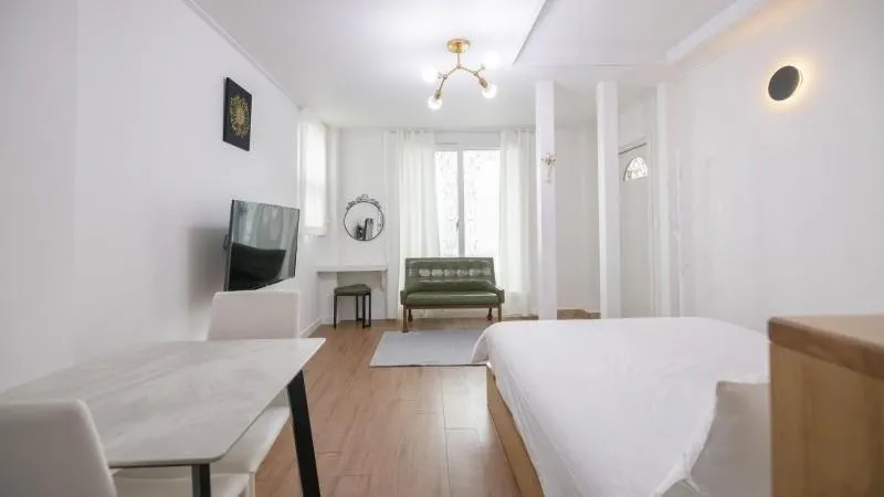 Bed in Tinkerbell Pension