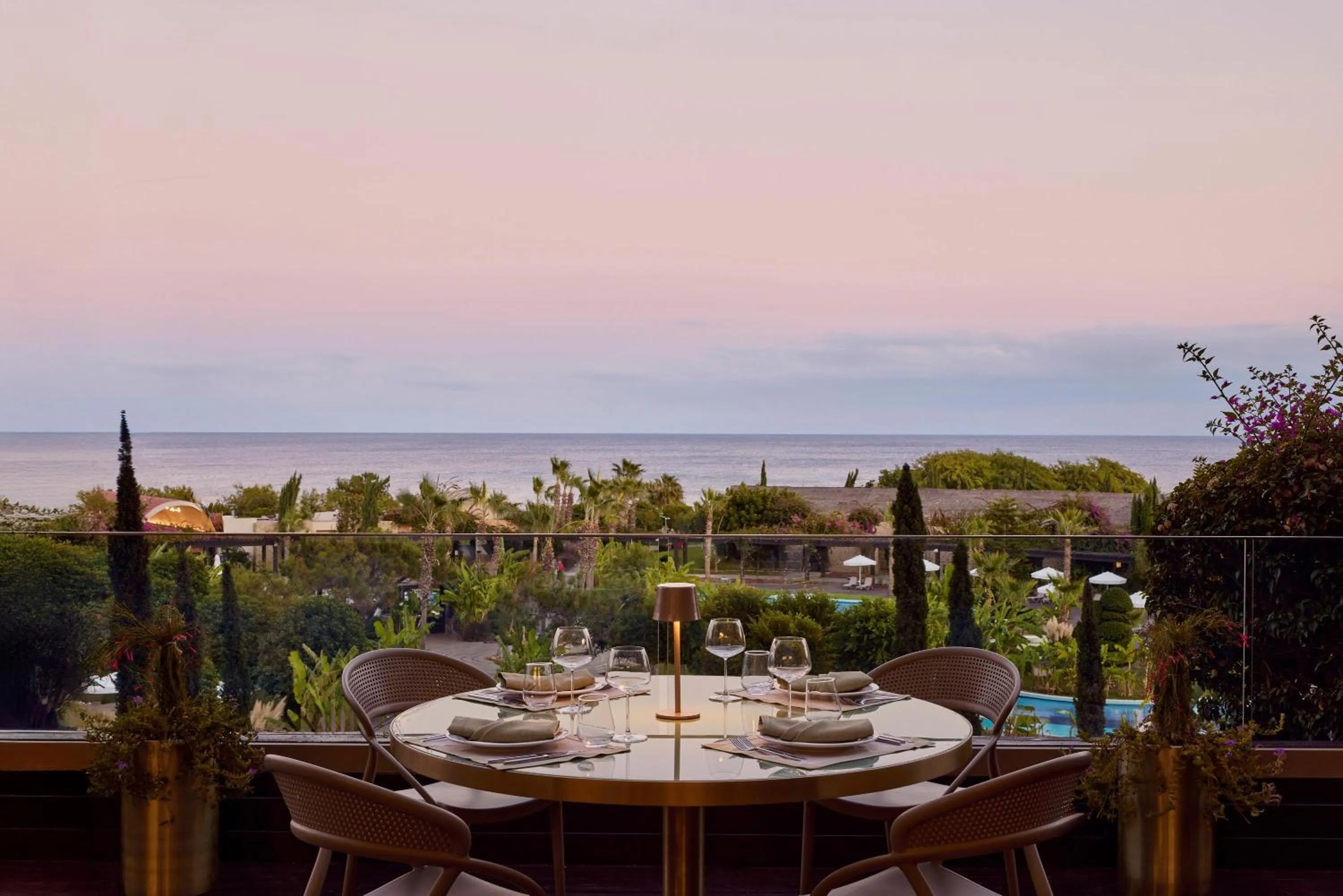 Restaurant/places to eat in Concorde Luxury Resort & Casino