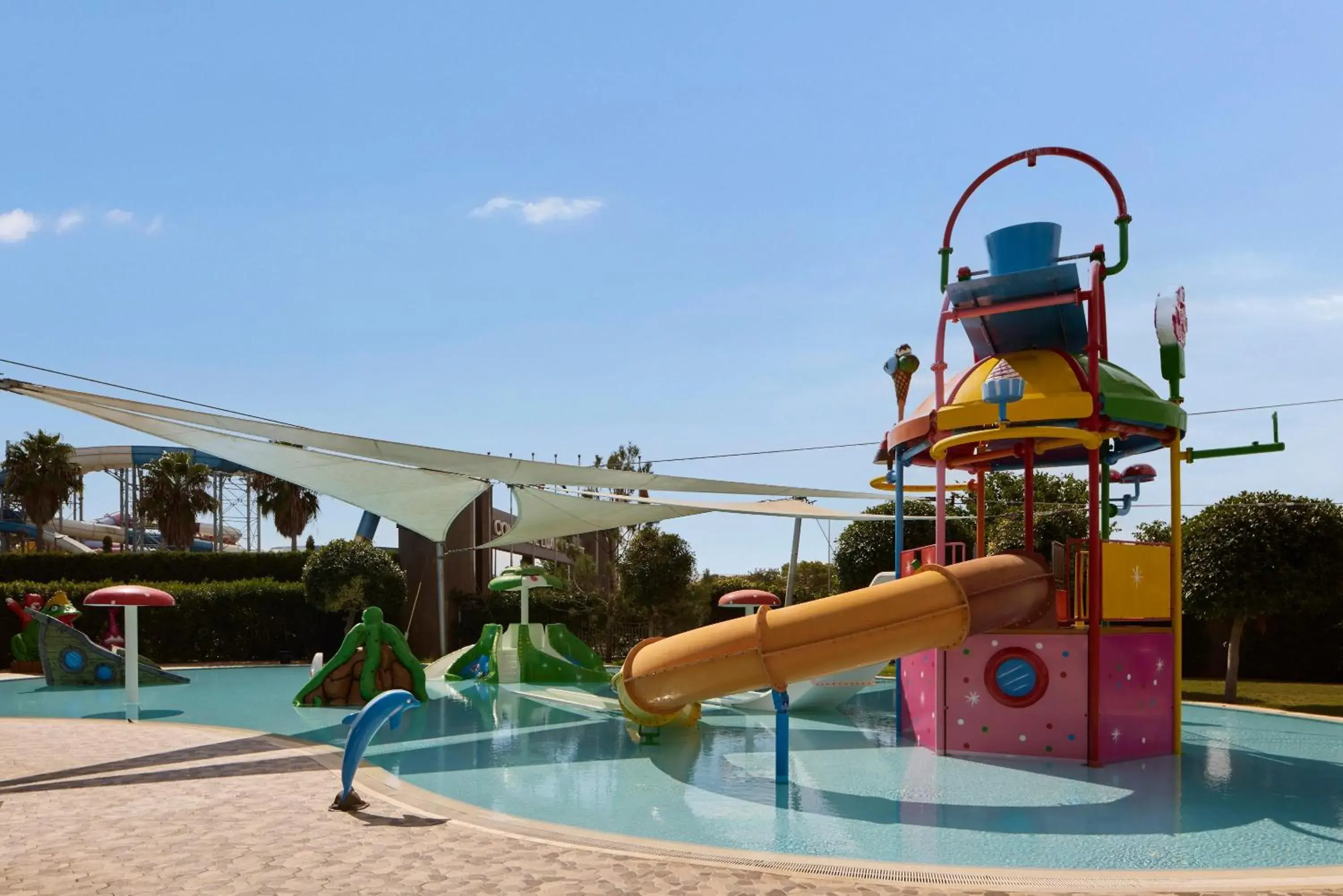 Swimming pool in Concorde Luxury Resort & Casino Swimming pool in Concorde Luxury Resort & Casino