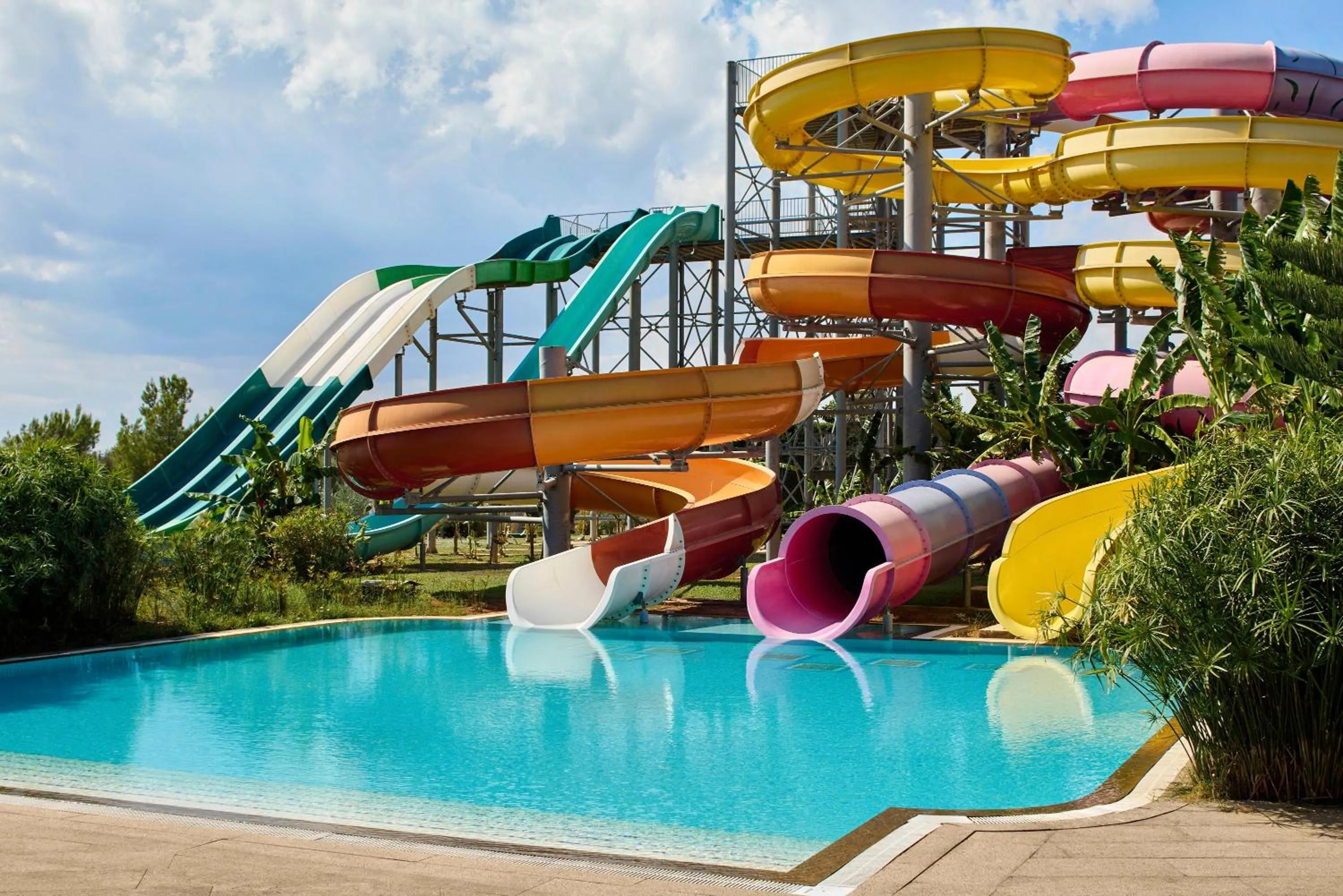 Activities in Concorde Luxury Resort & Casino