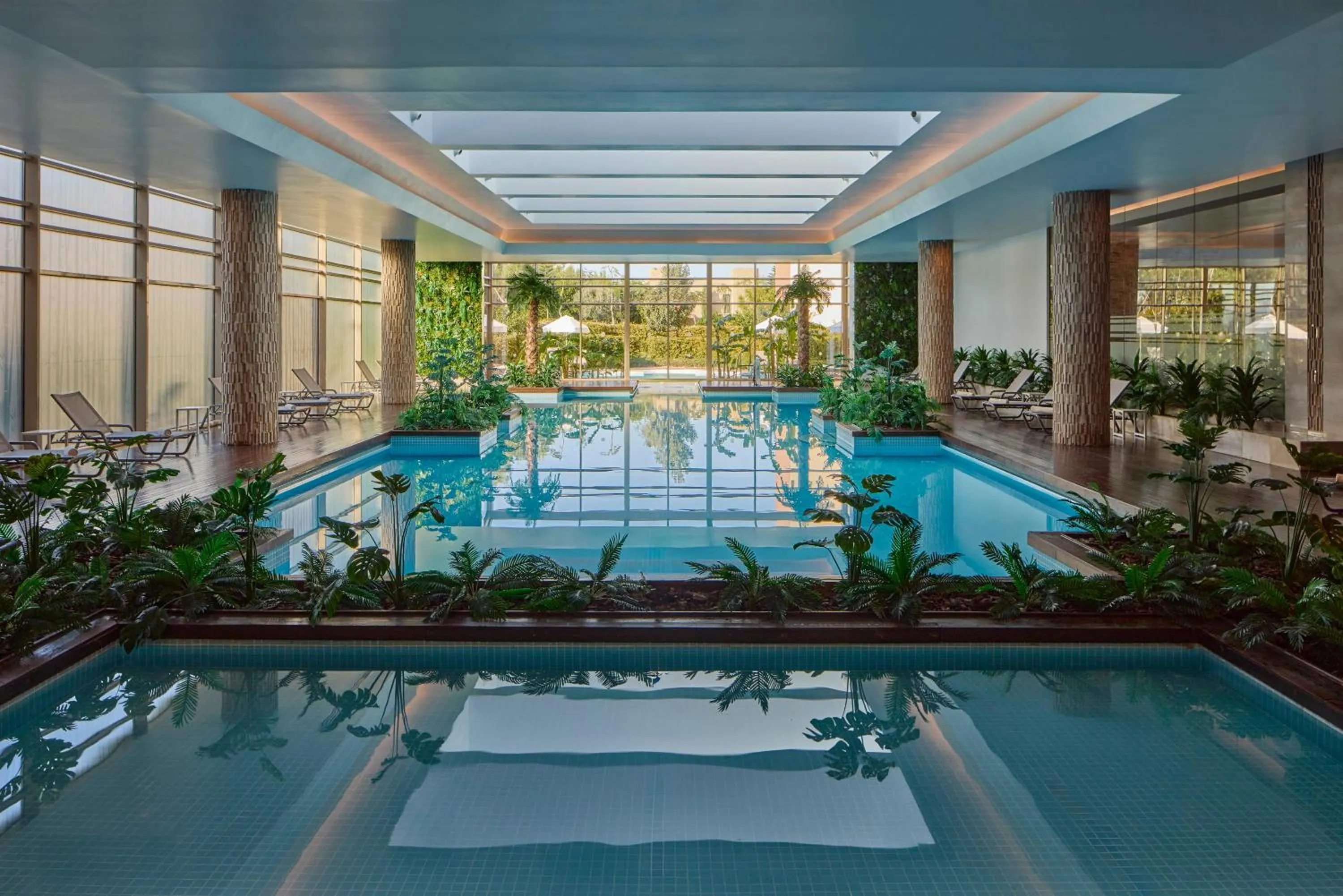 Swimming pool in Concorde Luxury Resort & Casino