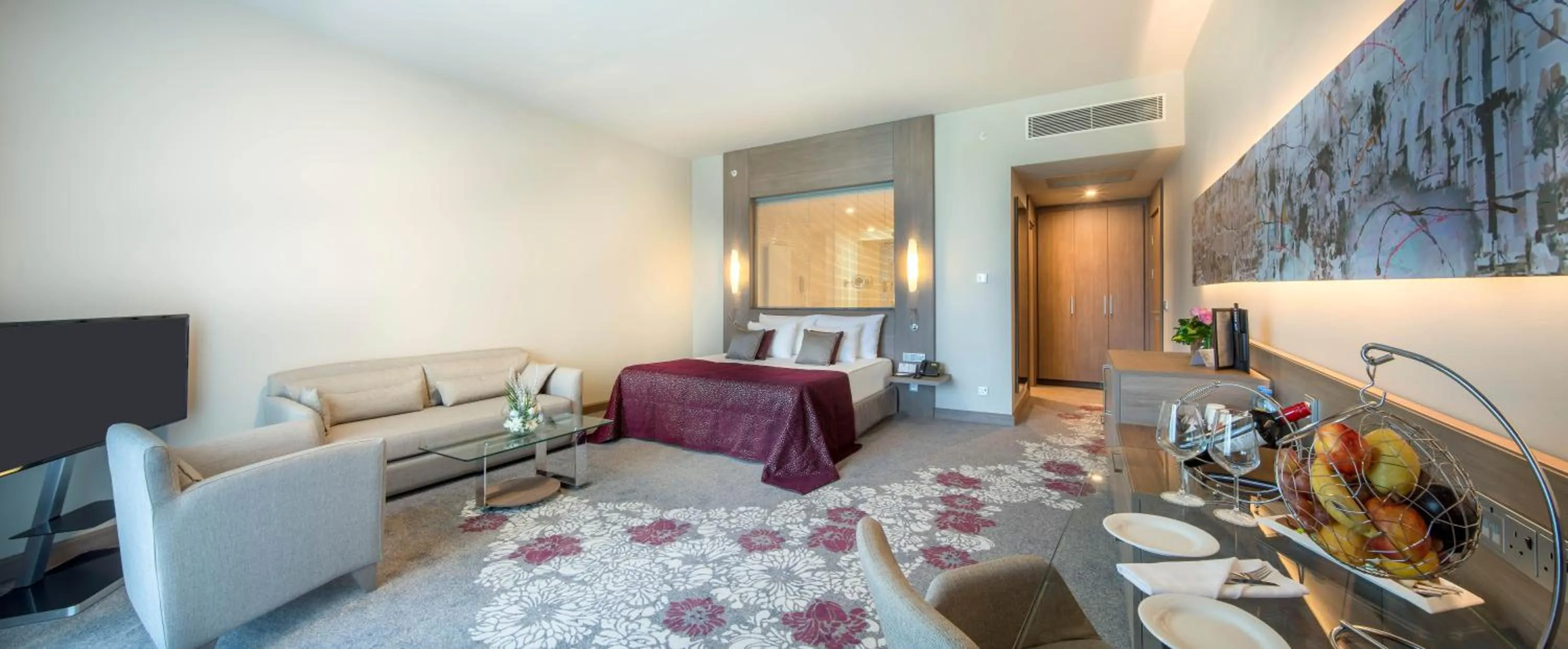 TV and multimedia in Concorde Luxury Resort & Casino