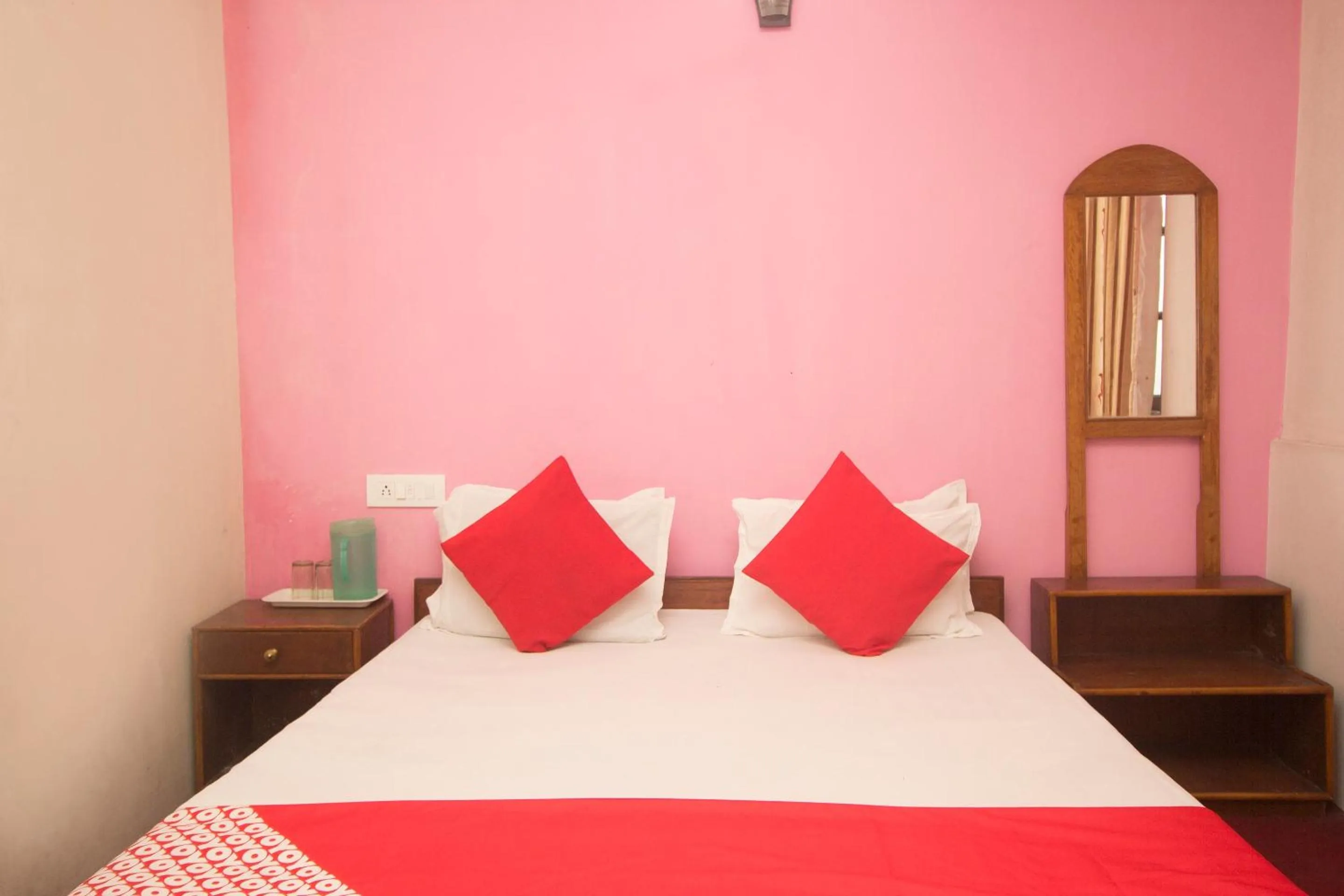 Bedroom, Bed in Hotel O Basar International
