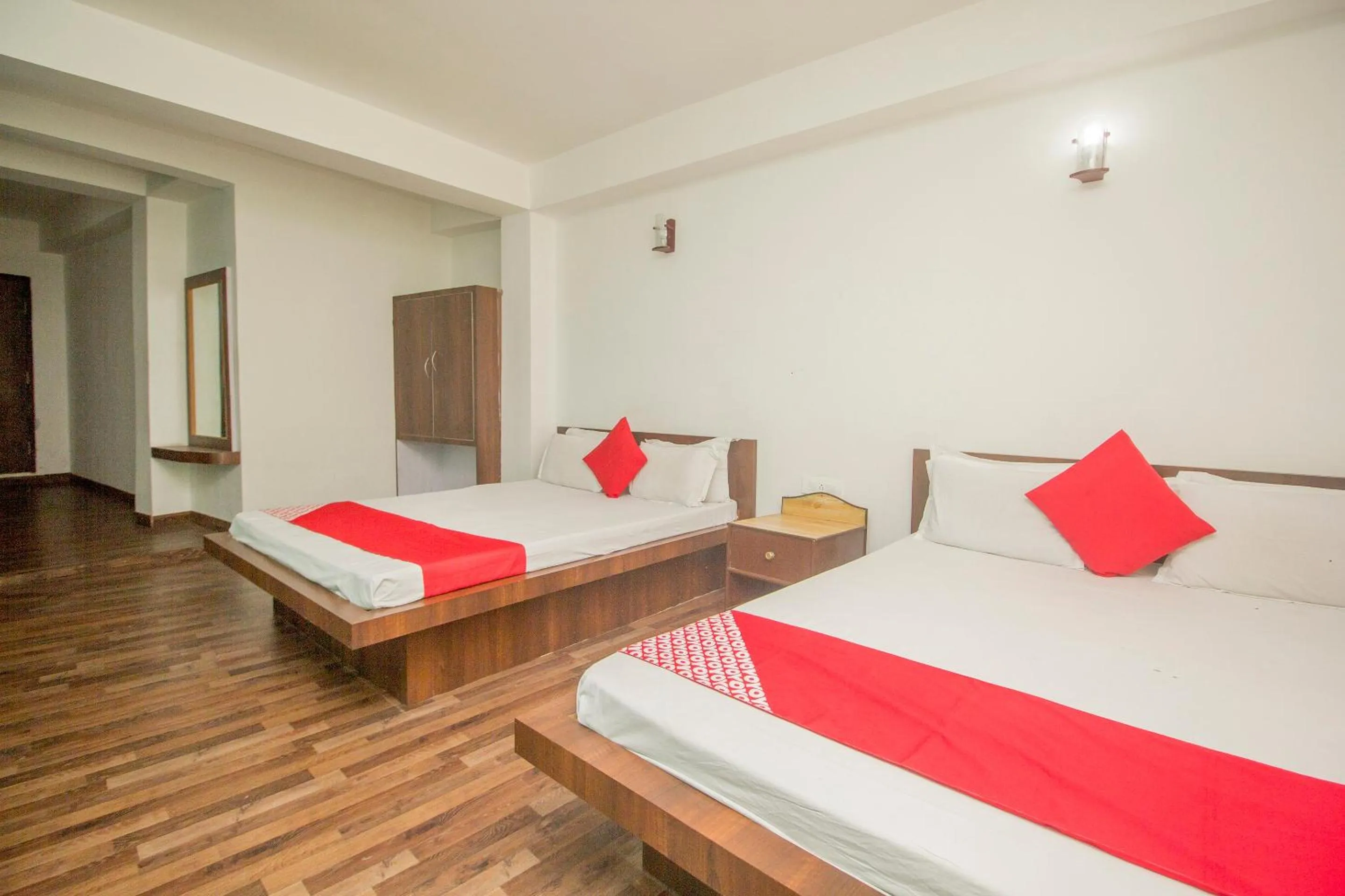 Bedroom, Bed in Hotel O Basar International