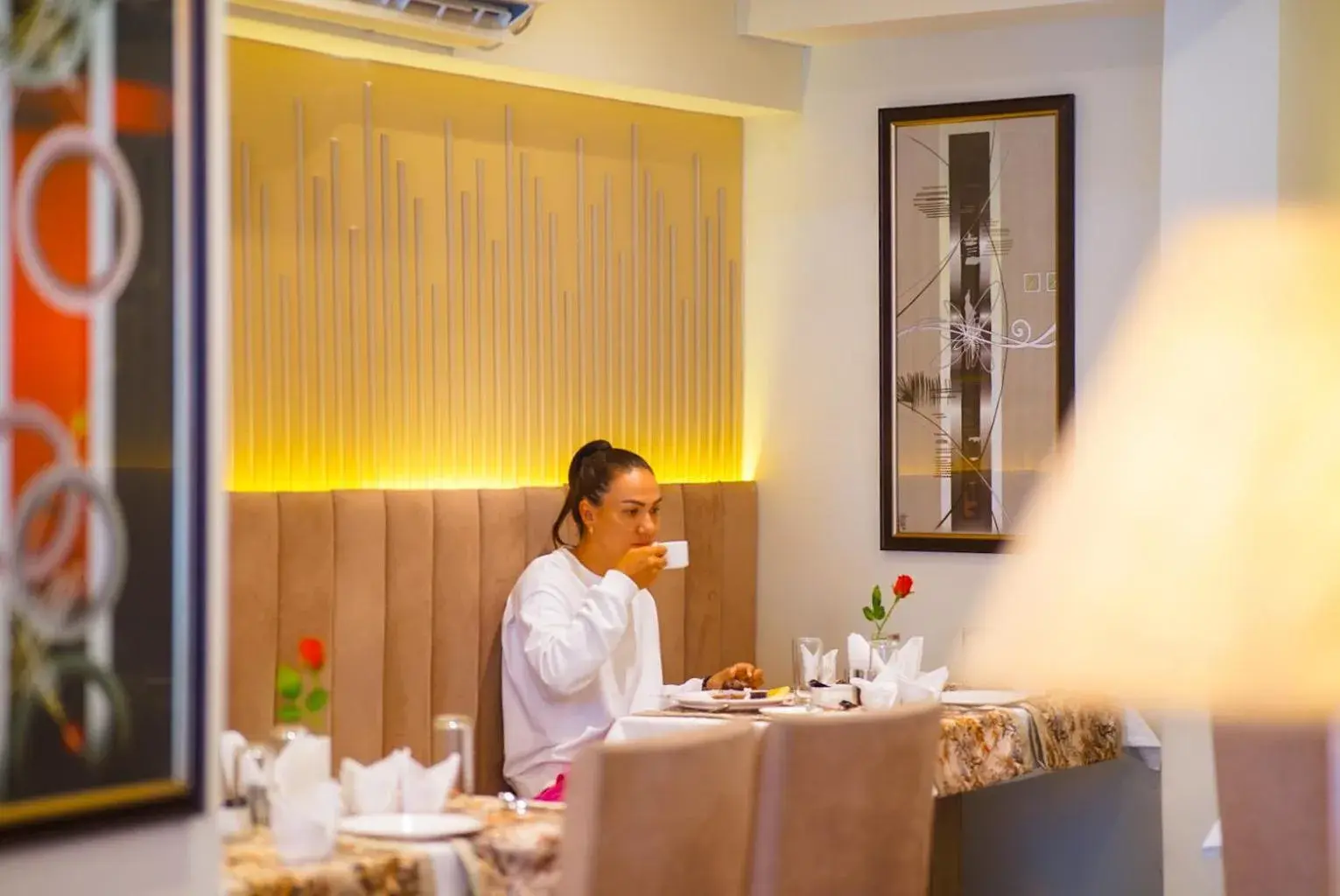 Restaurant/places to eat in Hotel Flora Restaurant/places to eat in Hotel Flora