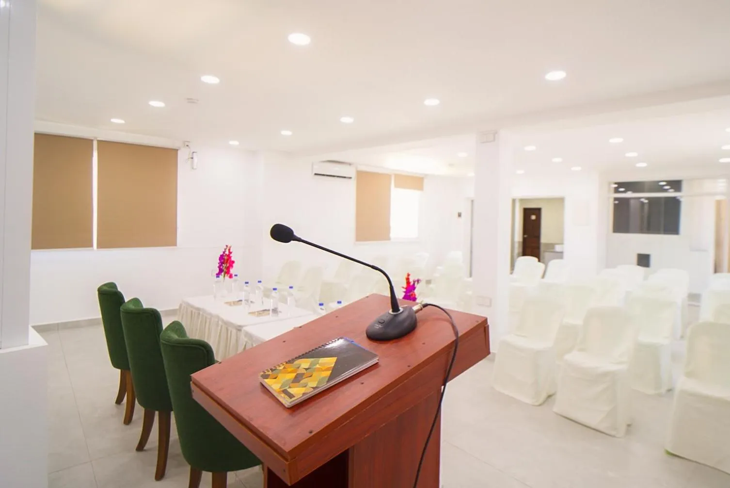 Meeting/conference room in Hotel Flora