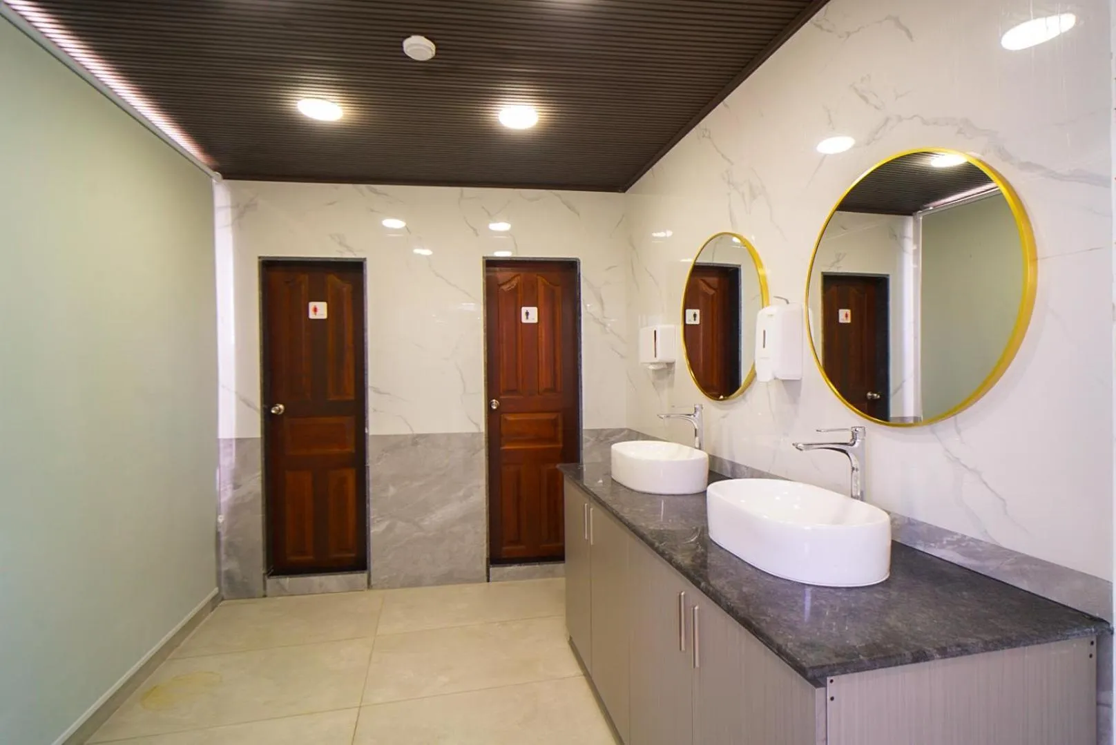 Bathroom in Hotel Flora