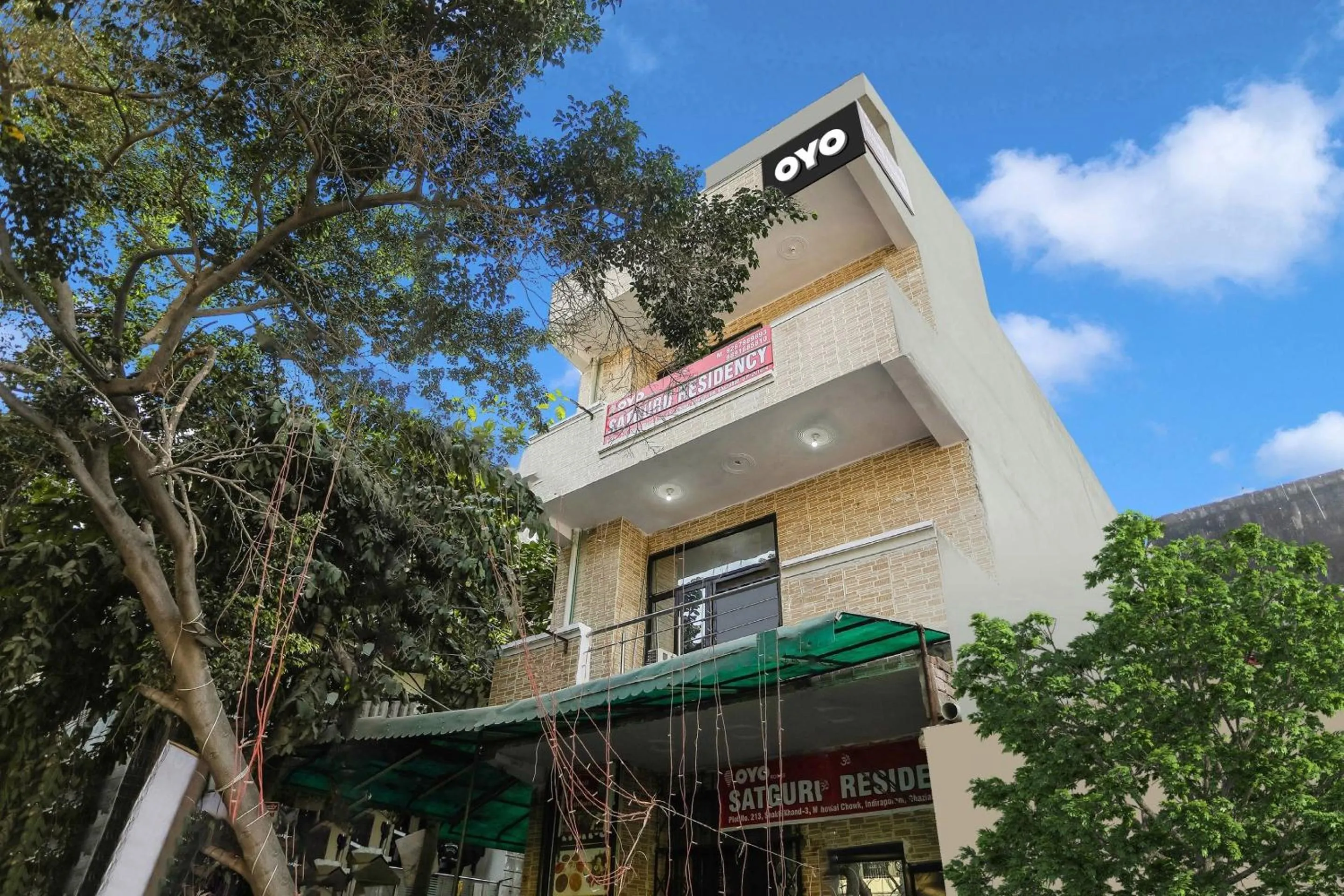 Facade/entrance in Hotel O Satguru Residency