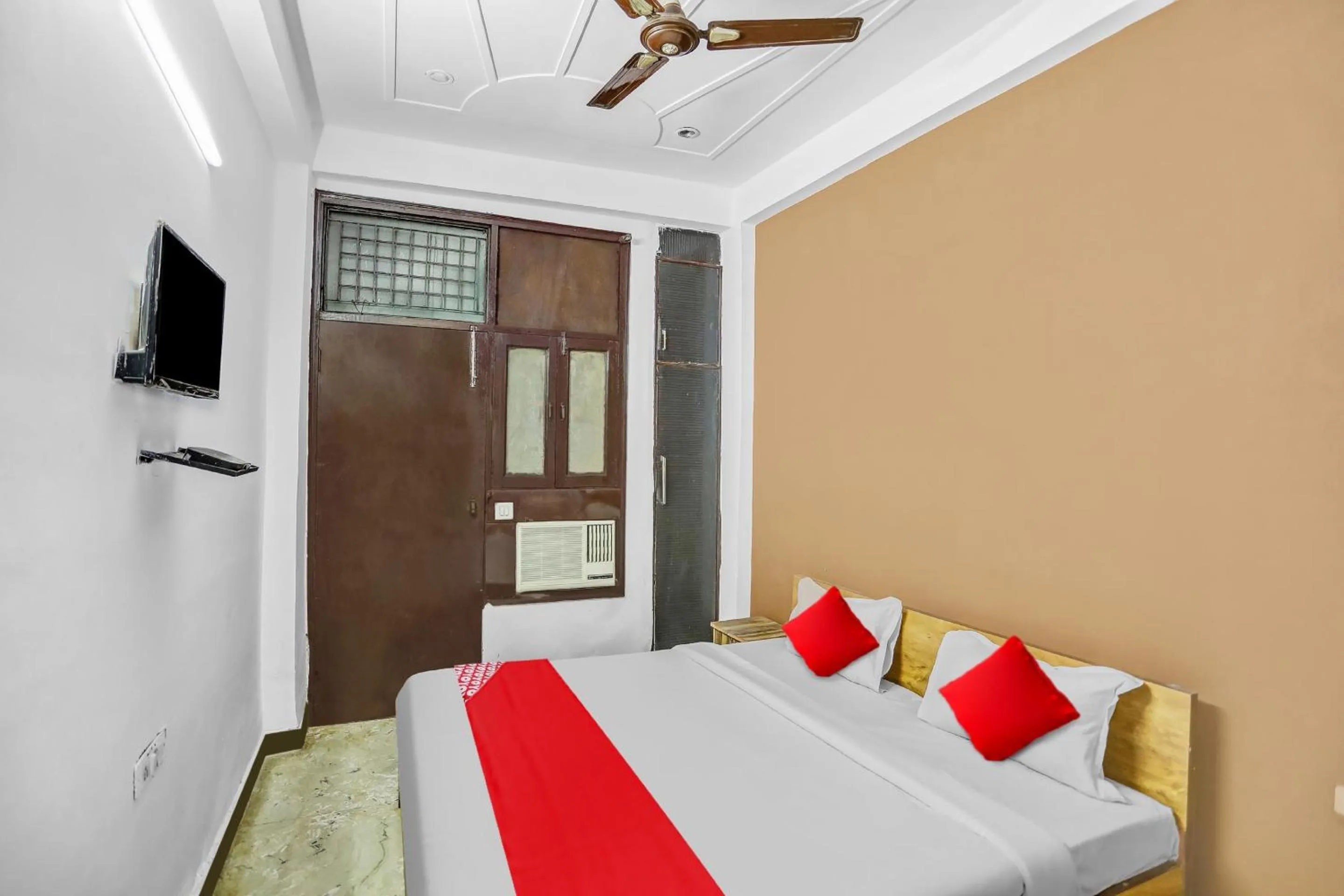 Bedroom, Bed in Hotel O Satguru Residency