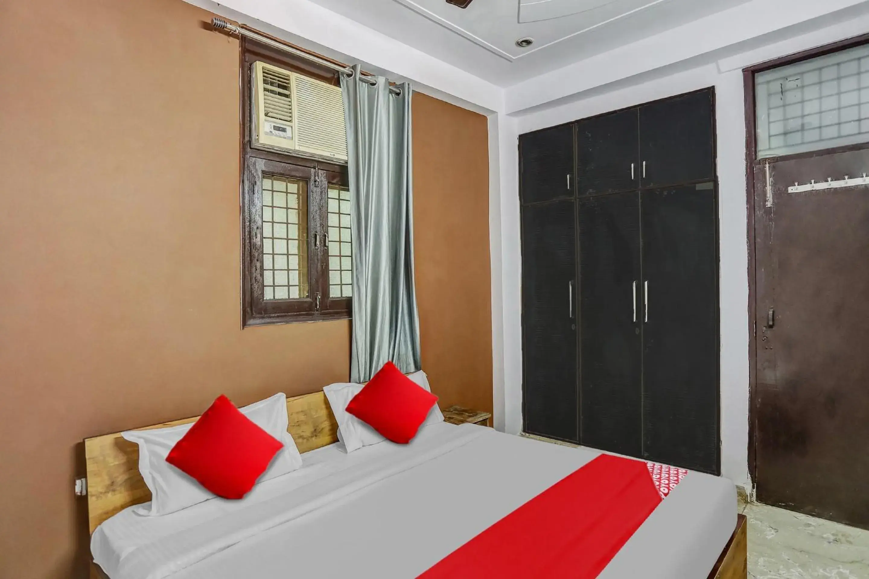 Bedroom, Bed in Hotel O Satguru Residency Bedroom, Bed in Hotel O Satguru Residency