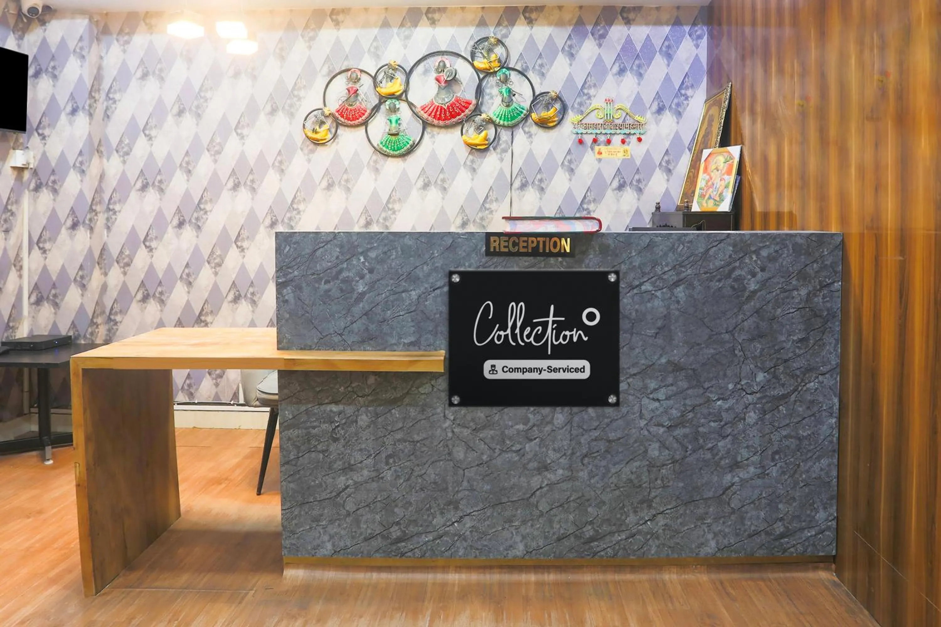 Lobby or reception in Super Collection O Sector 44 Near Botanical Garden formerly Hotel Culture