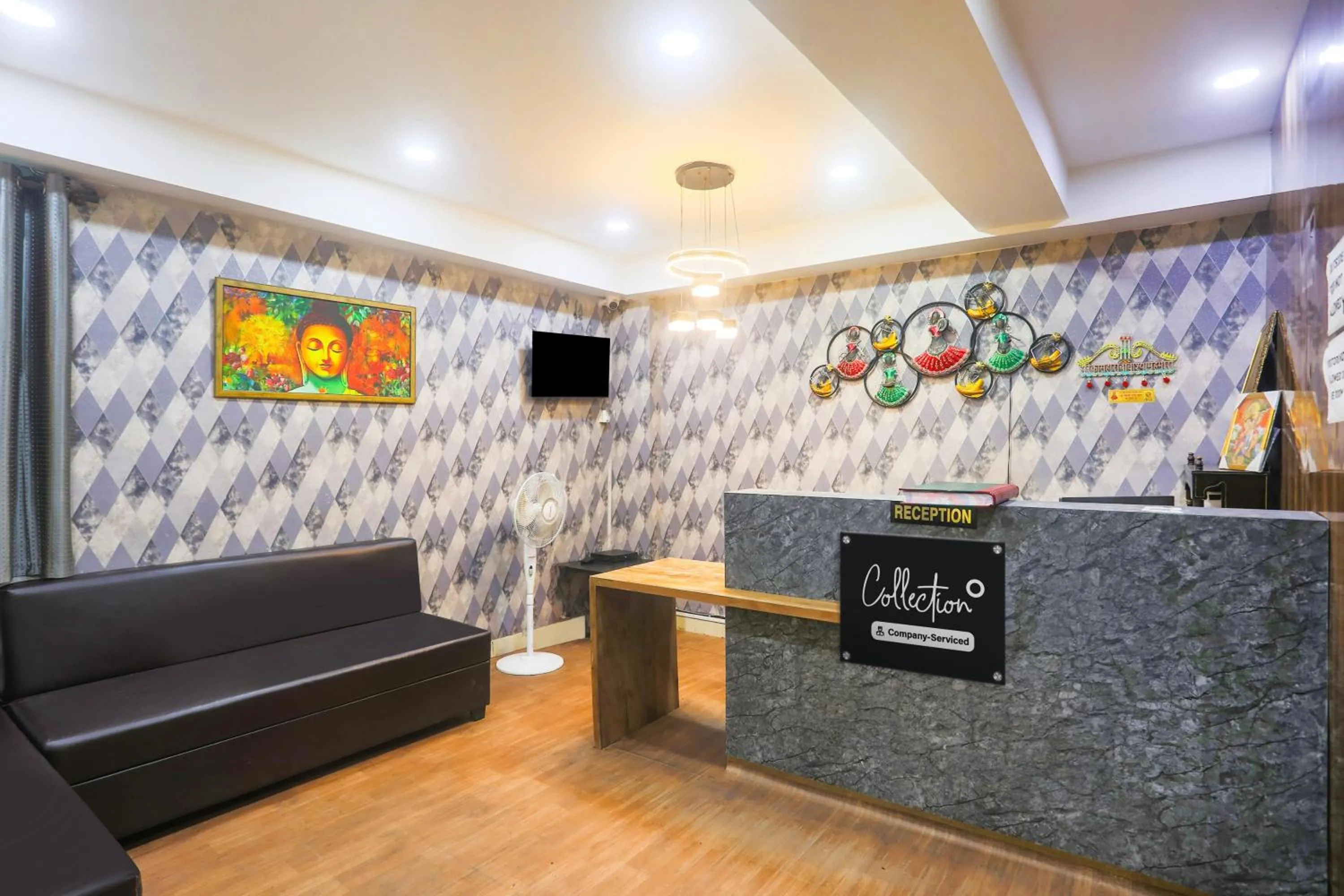 Lobby or reception in Super Collection O Sector 44 Near Botanical Garden formerly Hotel Culture