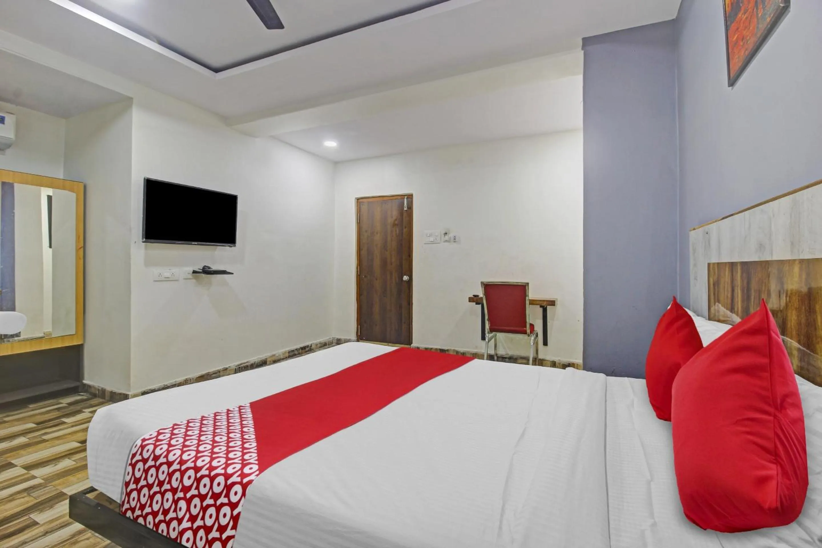 Bedroom, Bed in Hotel O Sri Sai Regency