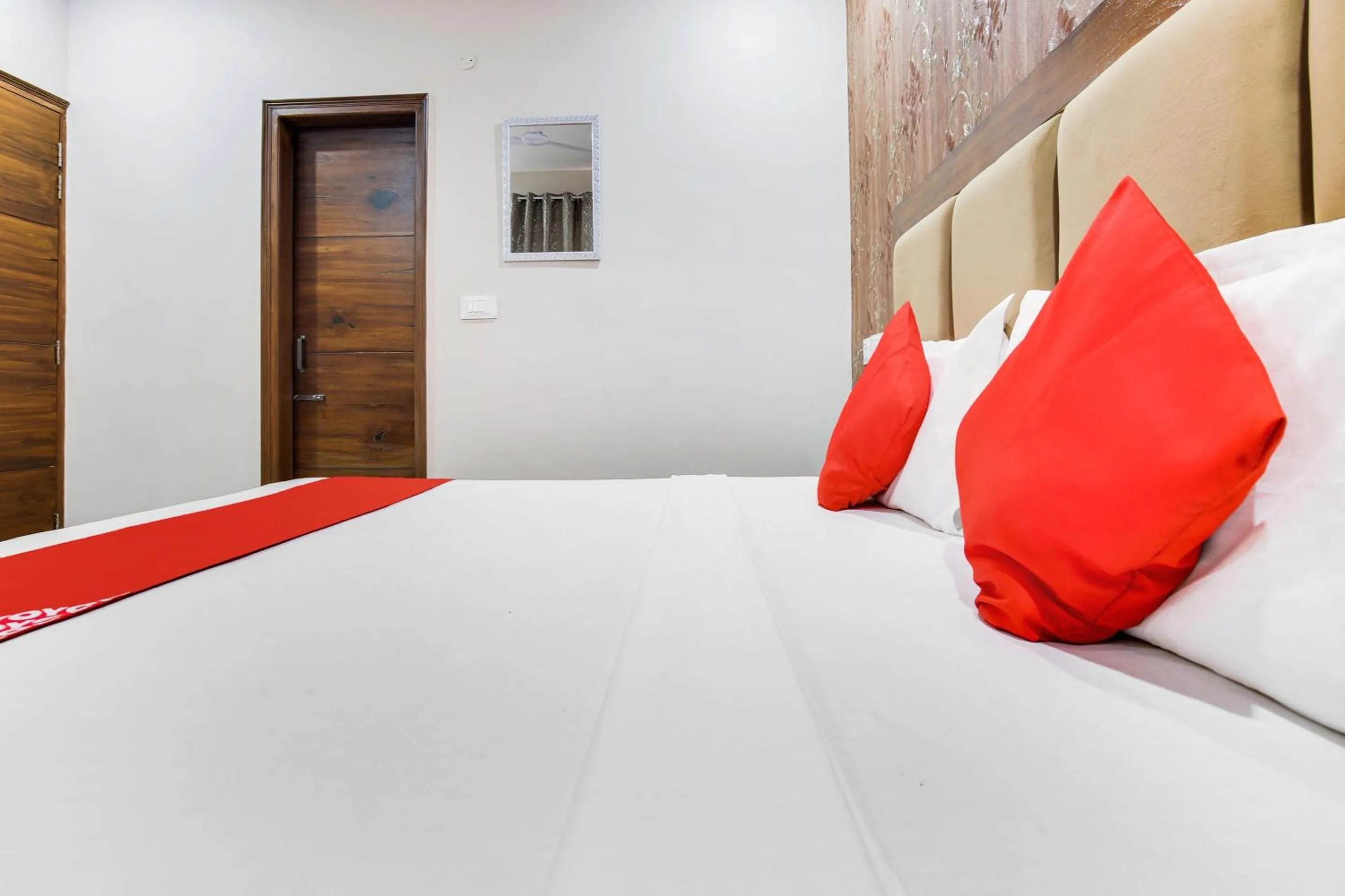Lobby or reception in Collection O Hotel RR Eleven
