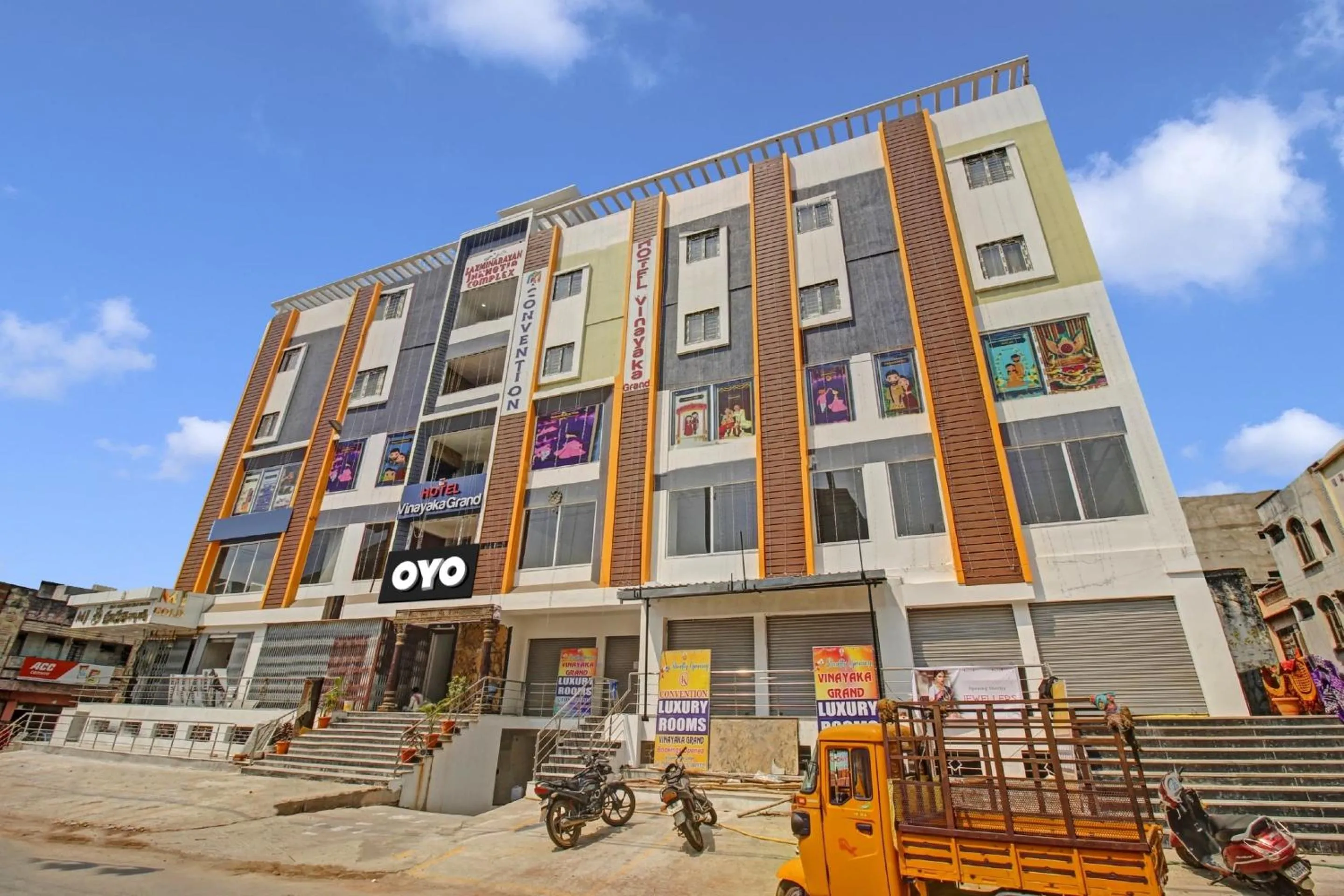 Facade/entrance in Collection O Vinayaka Luxury Stays