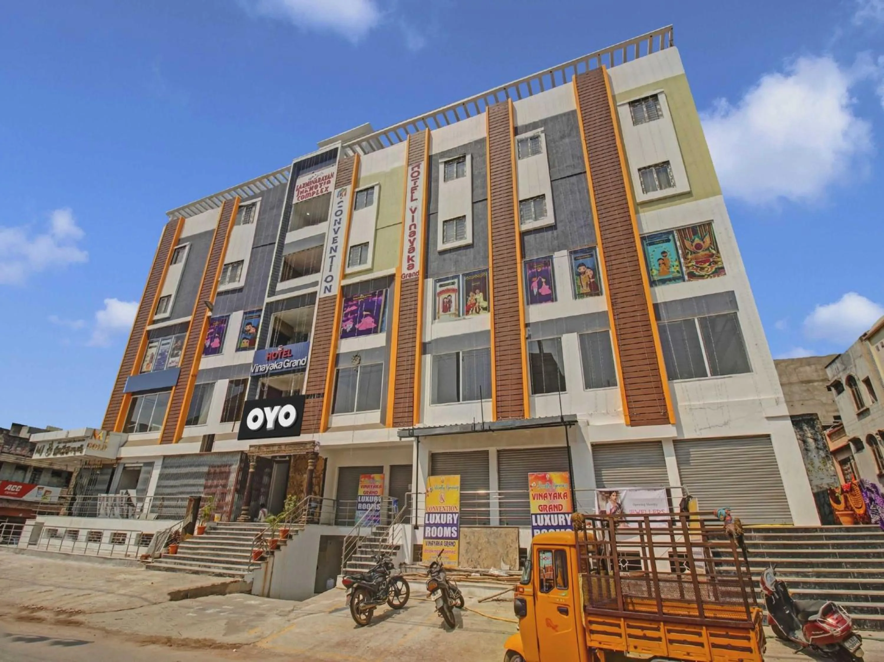 Facade/entrance in Collection O Vinayaka Luxury Stays