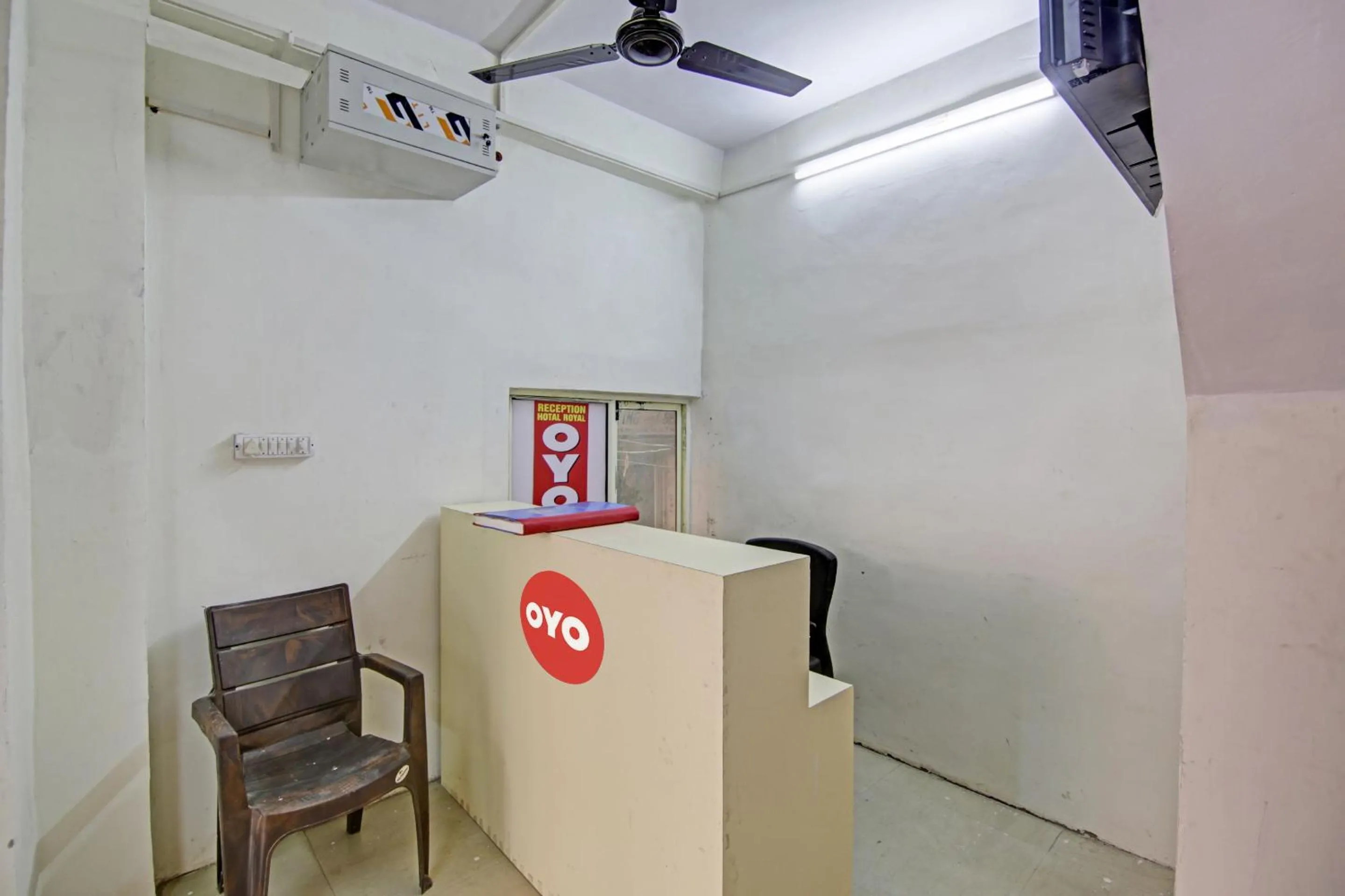 Lobby or reception in Hotel O Royal