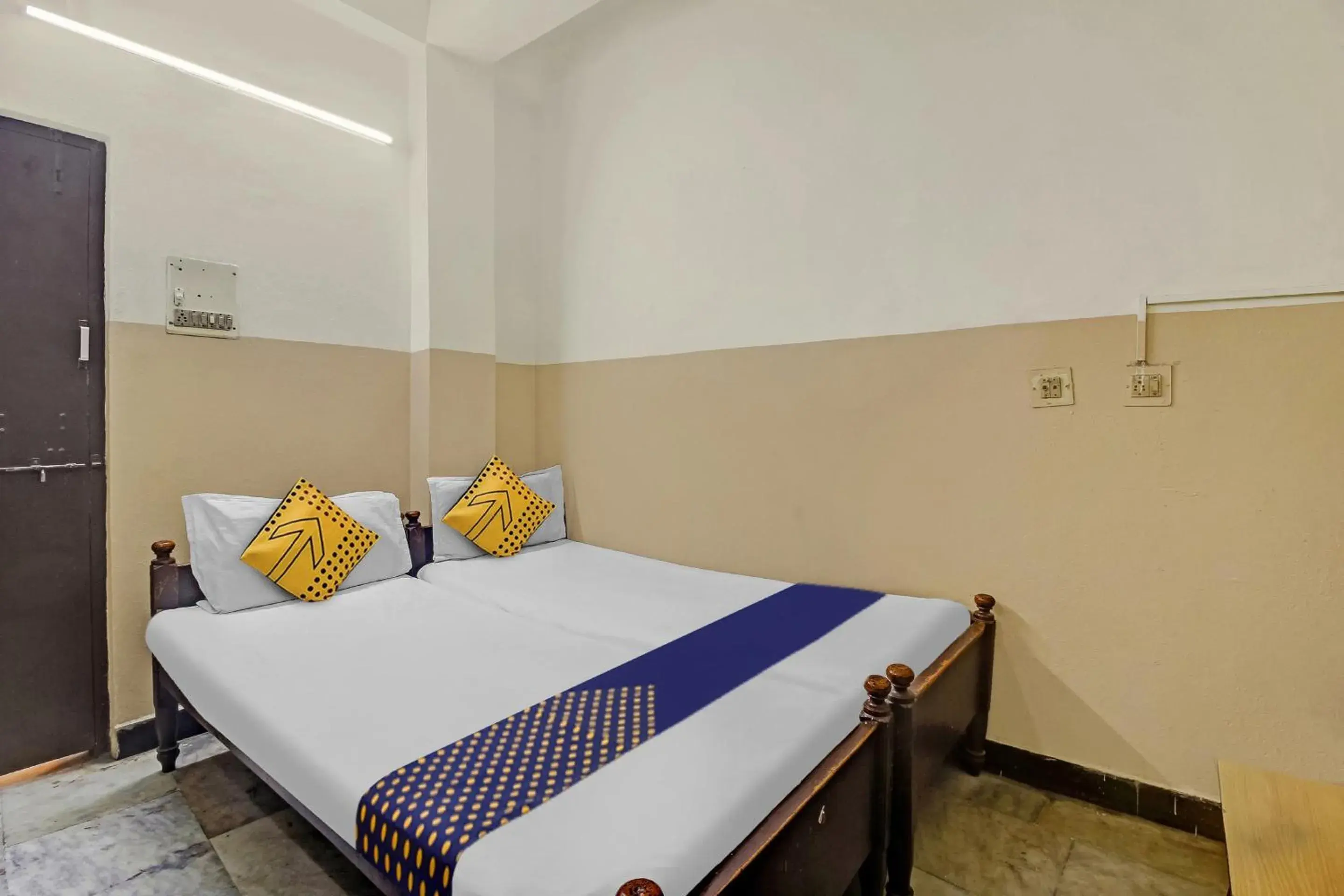 Classic Triple Room - single occupancy in Hotel O Bhavani Rest Rooms Classic Triple Room - single occupancy in Hotel O Bhavani Rest Rooms