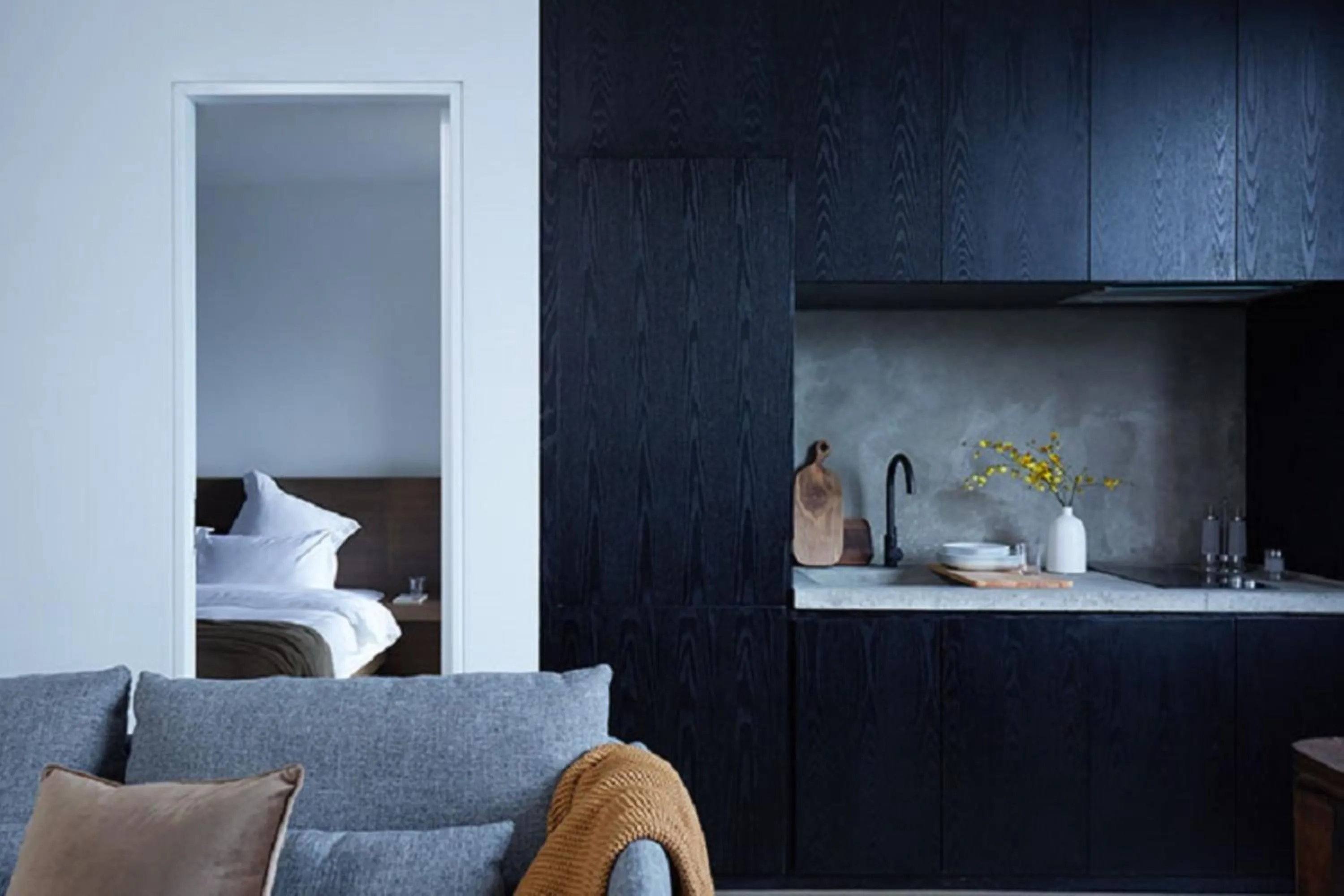 Kitchen or kitchenette, Bed in base-PUSAN Serviced Apartment - In room Washing Machine with Dryer function & Kitchen & Free 24hrs Coffee & Close to Shanghai New International Expo Centre, Lujiazui & Subway nearby & English speaking & High speed free WiFi