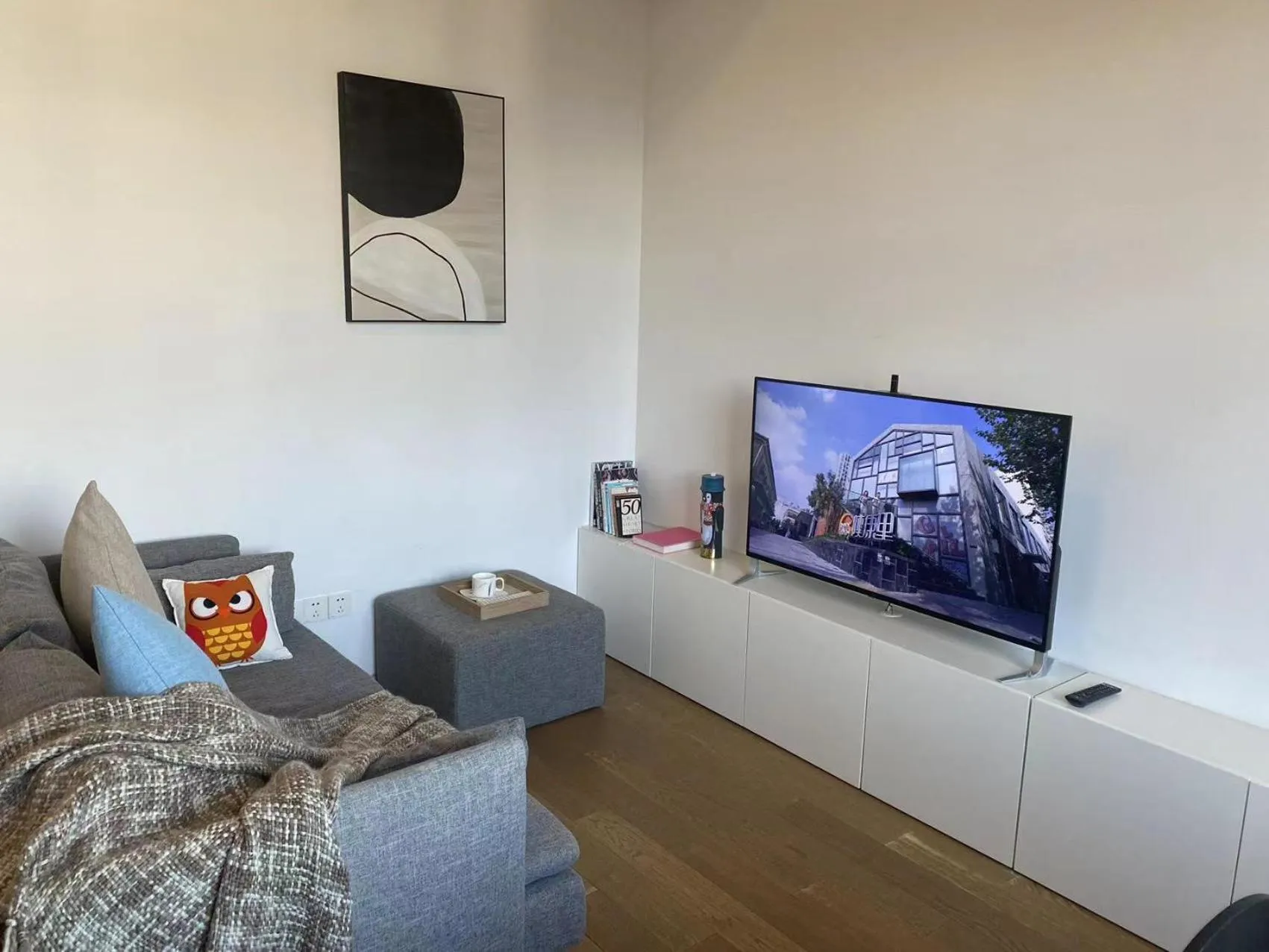 Living room in base-PUSAN Serviced Apartment - In room Washing Machine with Dryer function & Kitchen & Free 24hrs Coffee & Close to Shanghai New International Expo Centre, Lujiazui & Subway nearby & English speaking & High speed free WiFi