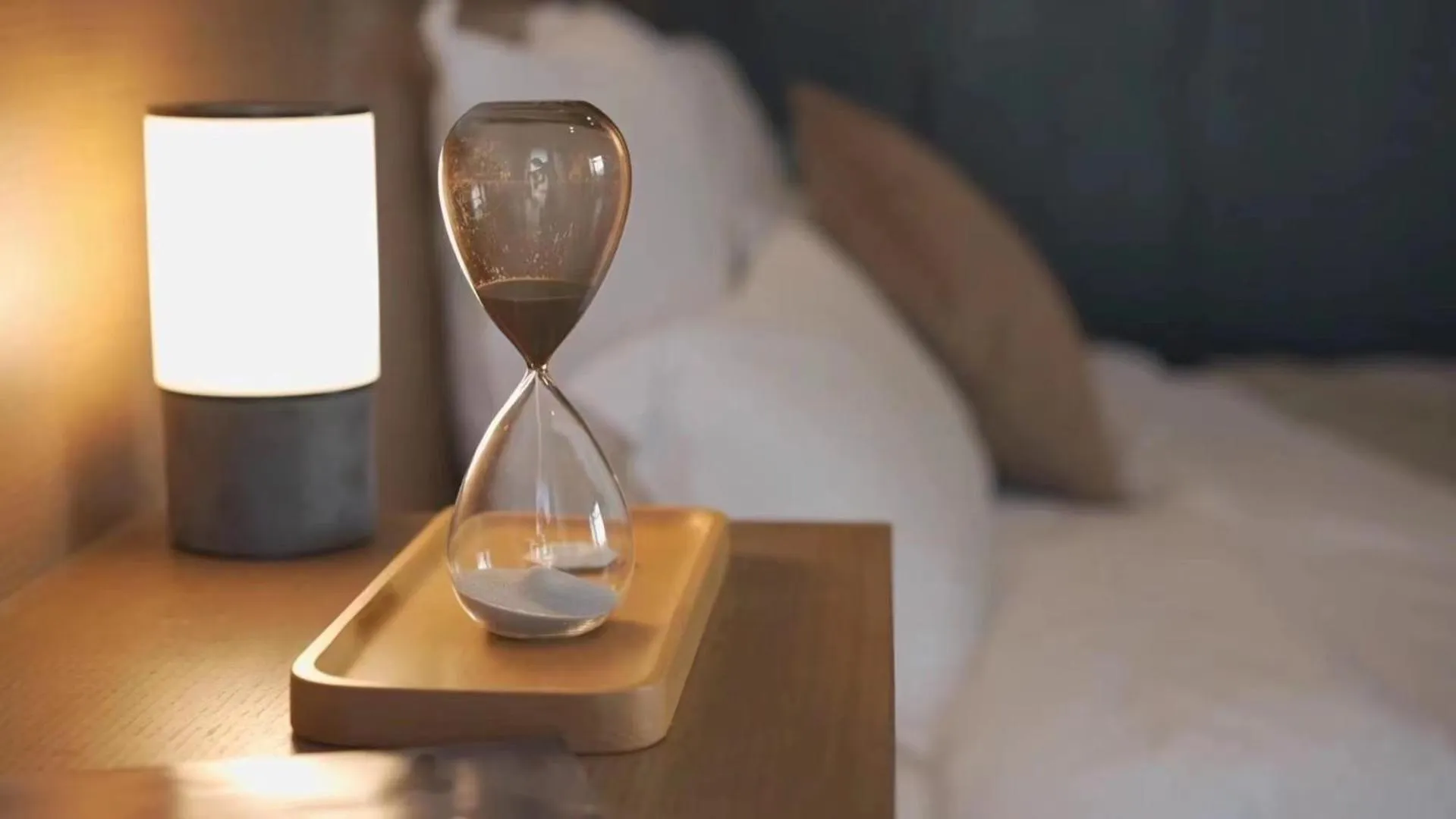 Bedroom, Bed in base-PUSAN Serviced Apartment - In room Washing Machine with Dryer function & Kitchen & Free 24hrs Coffee & Close to Shanghai New International Expo Centre, Lujiazui & Subway nearby & English speaking & High speed free WiFi