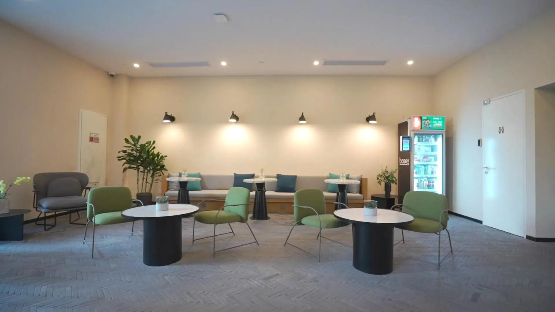 Seating area in base-PUSAN Serviced Apartment - In room Washing Machine with Dryer function & Kitchen & Free 24hrs Coffee & Close to Shanghai New International Expo Centre, Lujiazui & Subway nearby & English speaking & High speed free WiFi