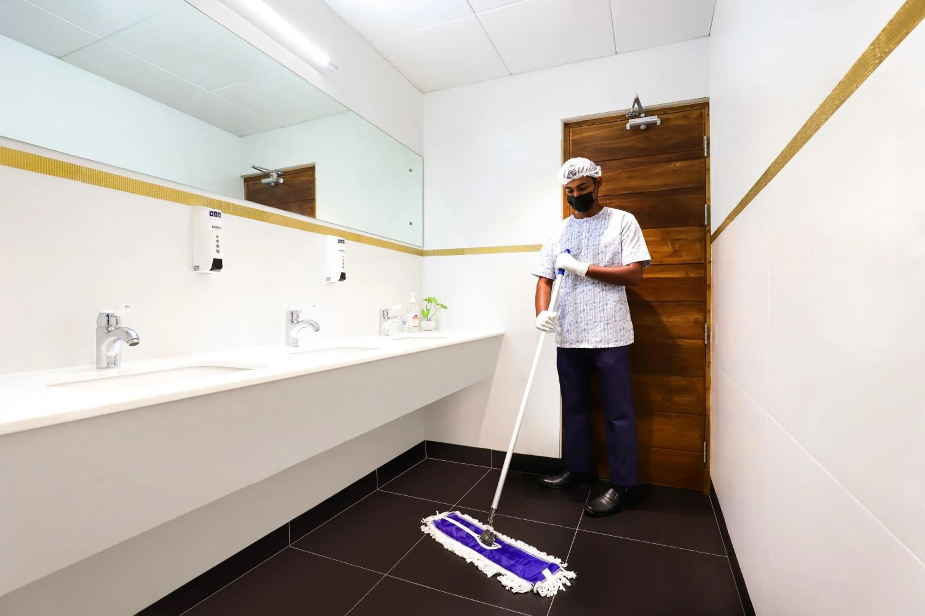 People in Keys Prima By Lemon Tree Hotels, Thekkady