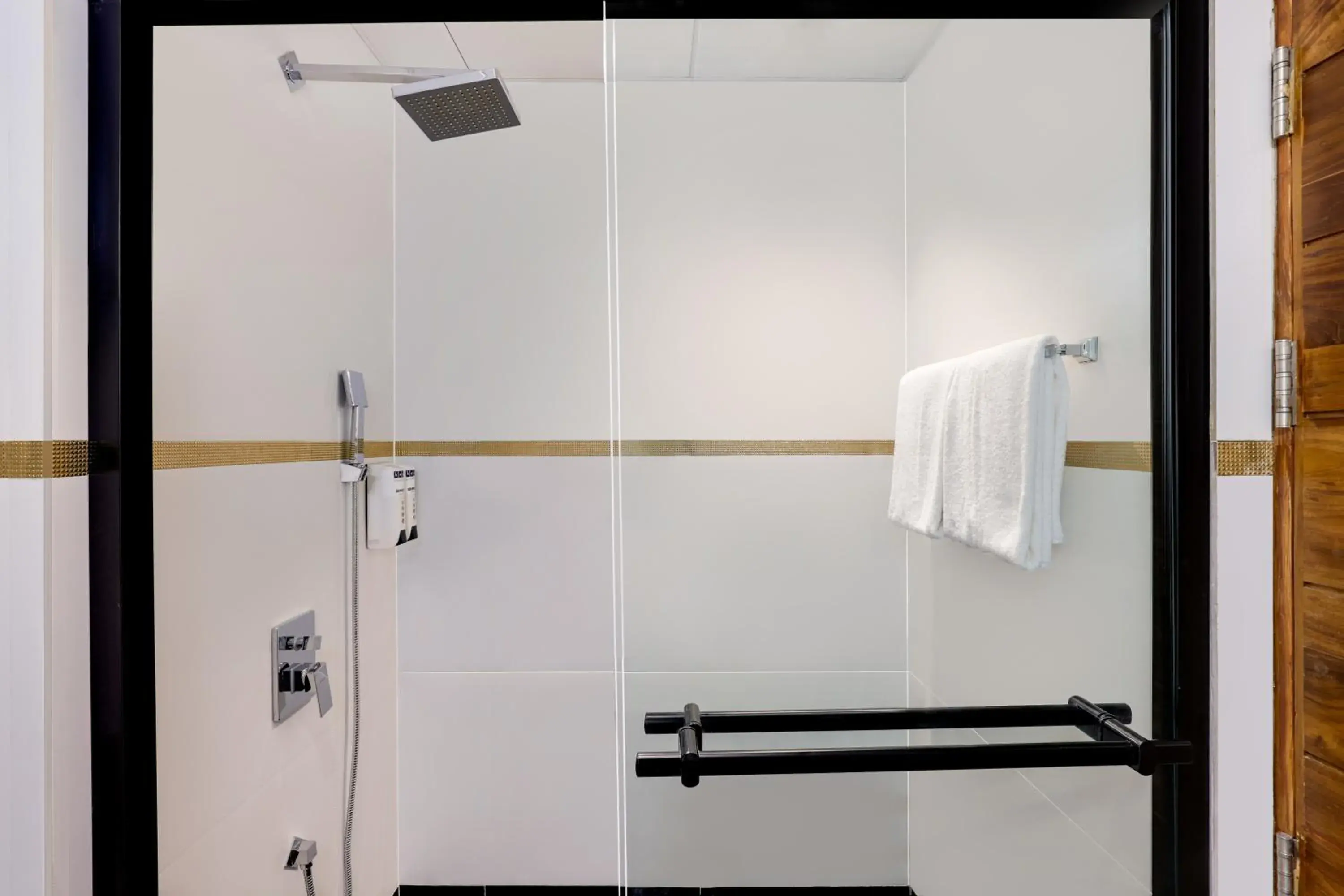 Bathroom in Keys Prima By Lemon Tree Hotels, Thekkady Bathroom in Keys Prima By Lemon Tree Hotels, Thekkady