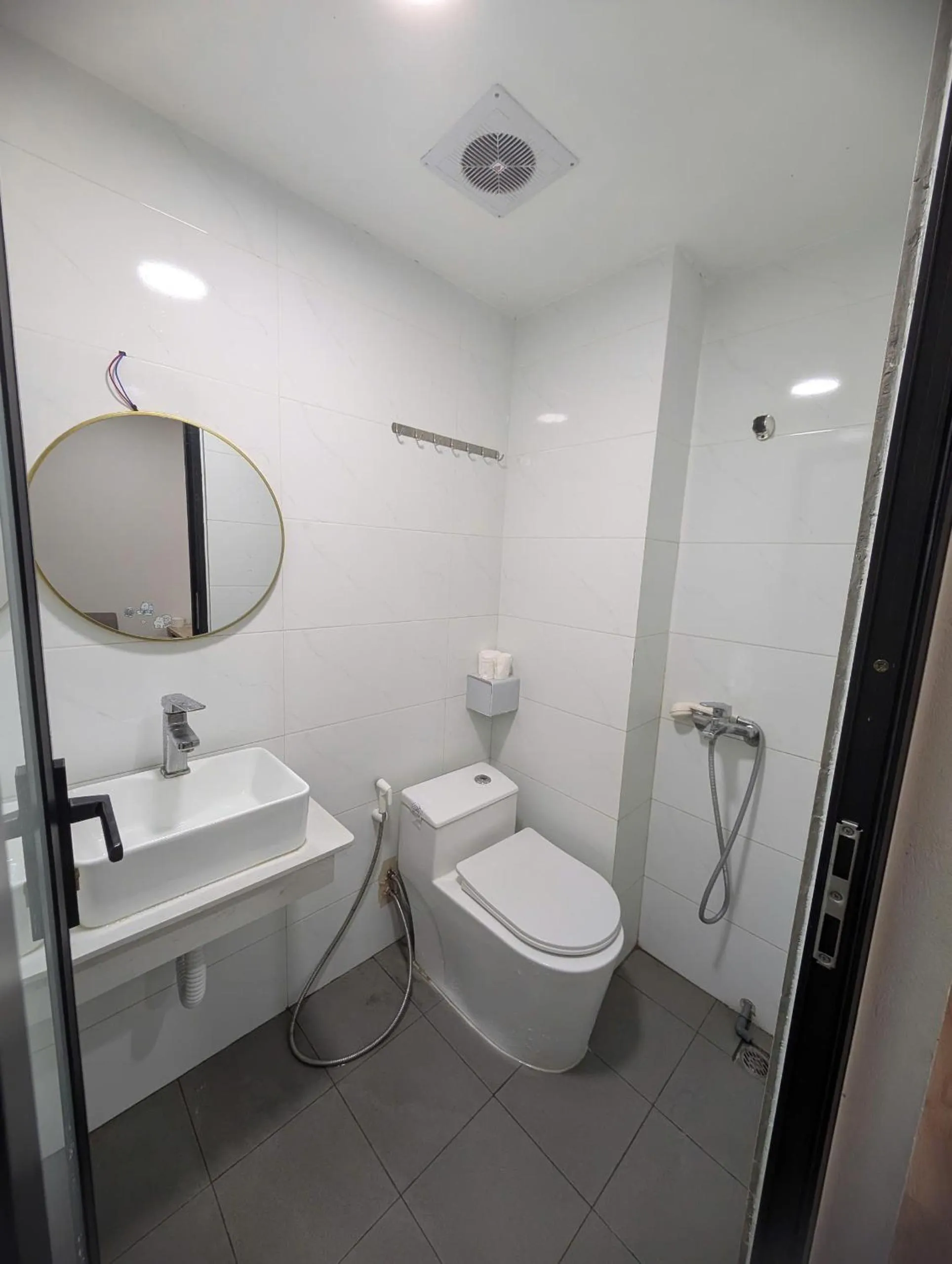 towels in Era Apartment Thai Ha