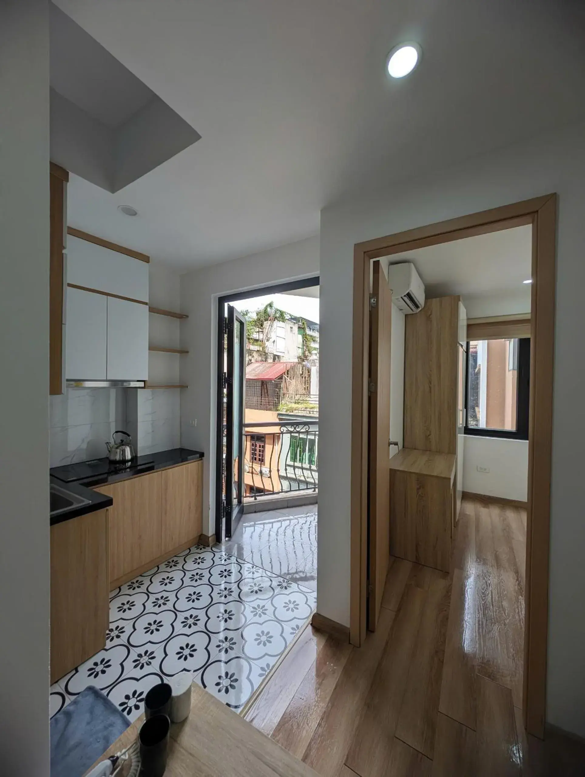 One-Bedroom Apartment with Balcony in Era Apartment Thai Ha One-Bedroom Apartment with Balcony in Era Apartment Thai Ha