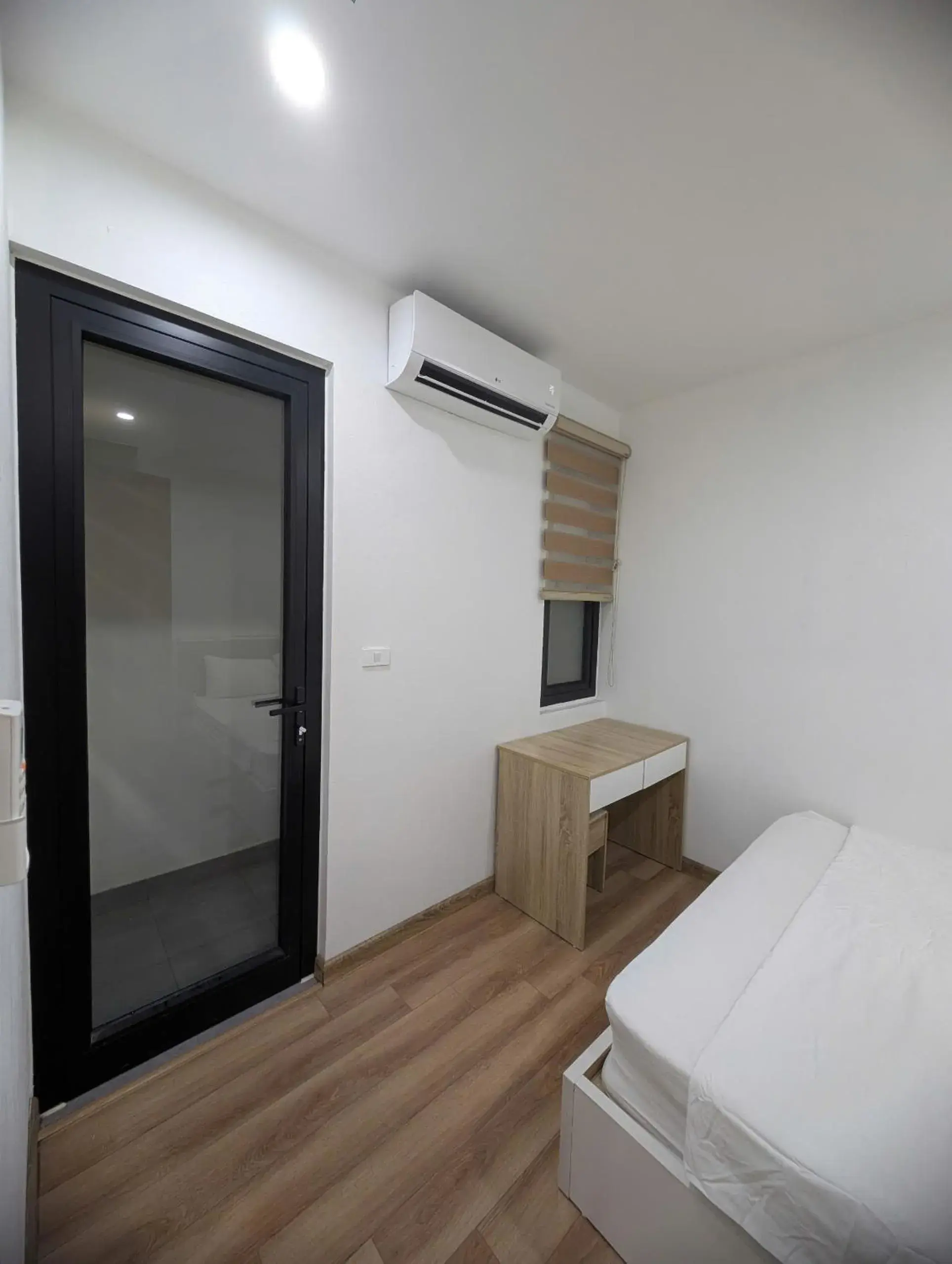 Photo of the whole room, Bed in Era Apartment Thai Ha Photo of the whole room, Bed in Era Apartment Thai Ha