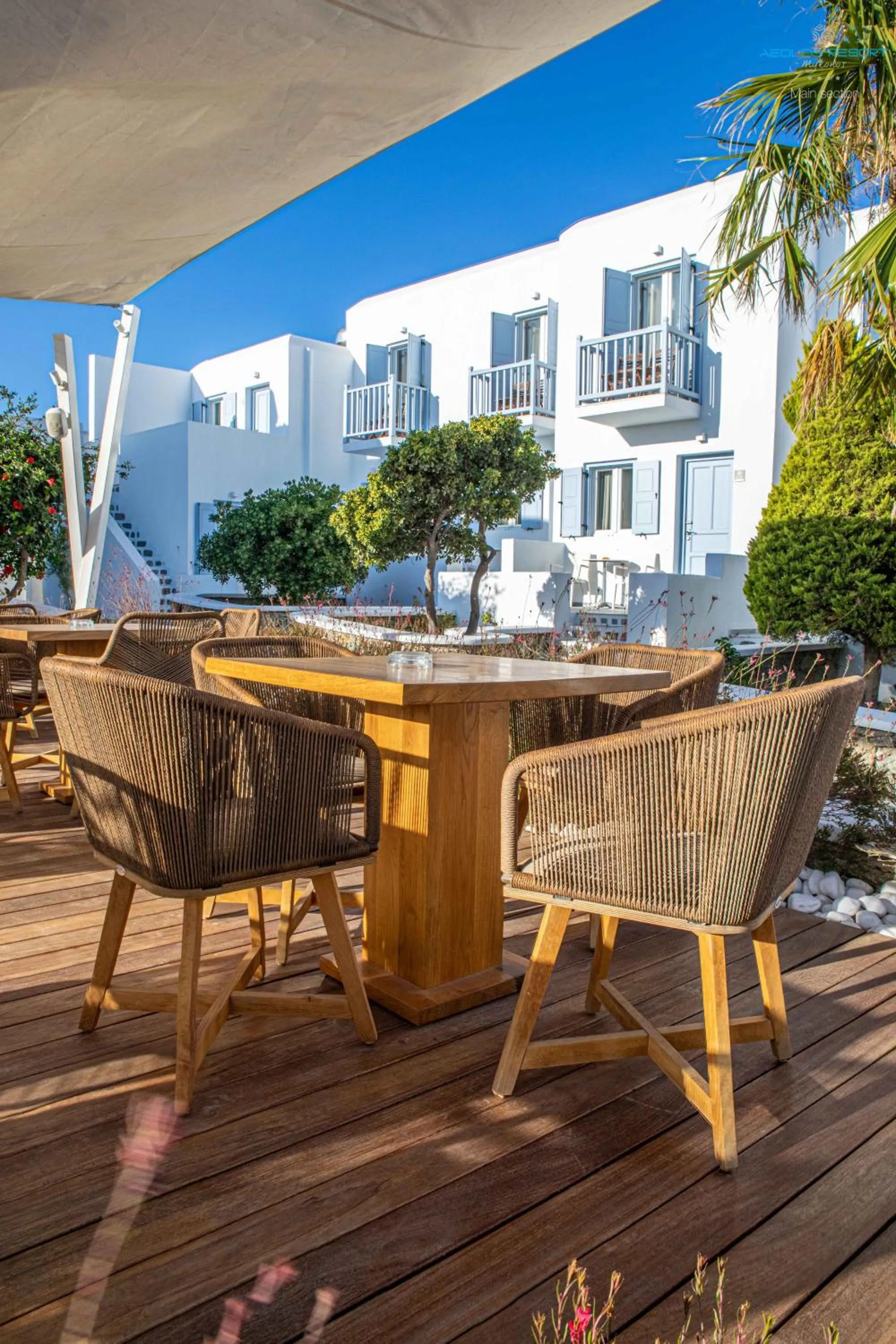 Restaurant/places to eat in Aeolos Resort