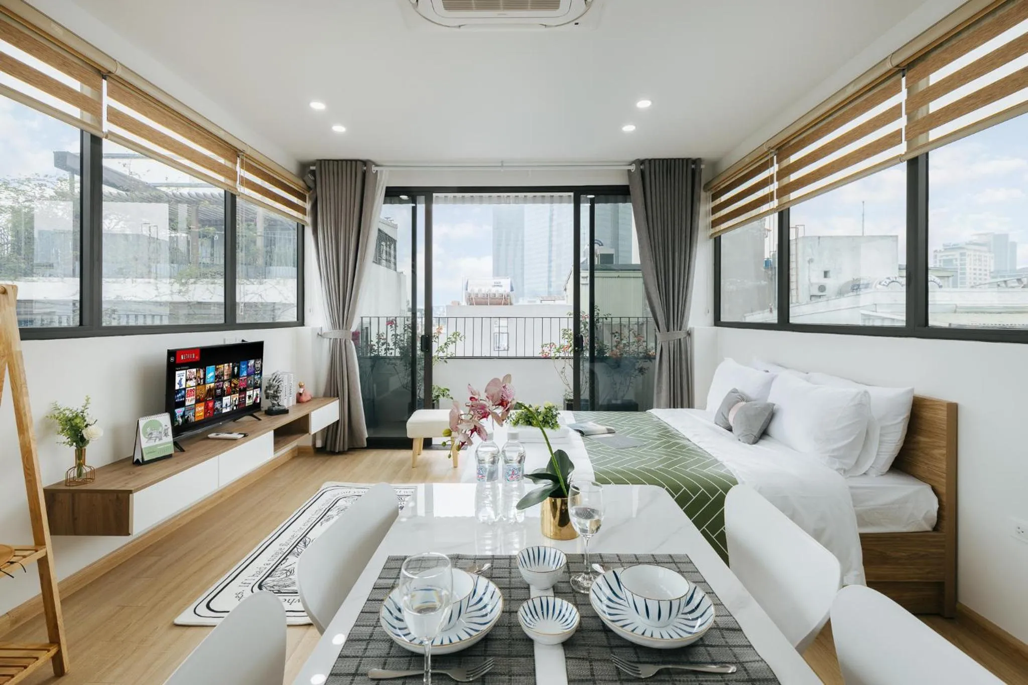 Photo of the whole room in Myrcella Urban Studio