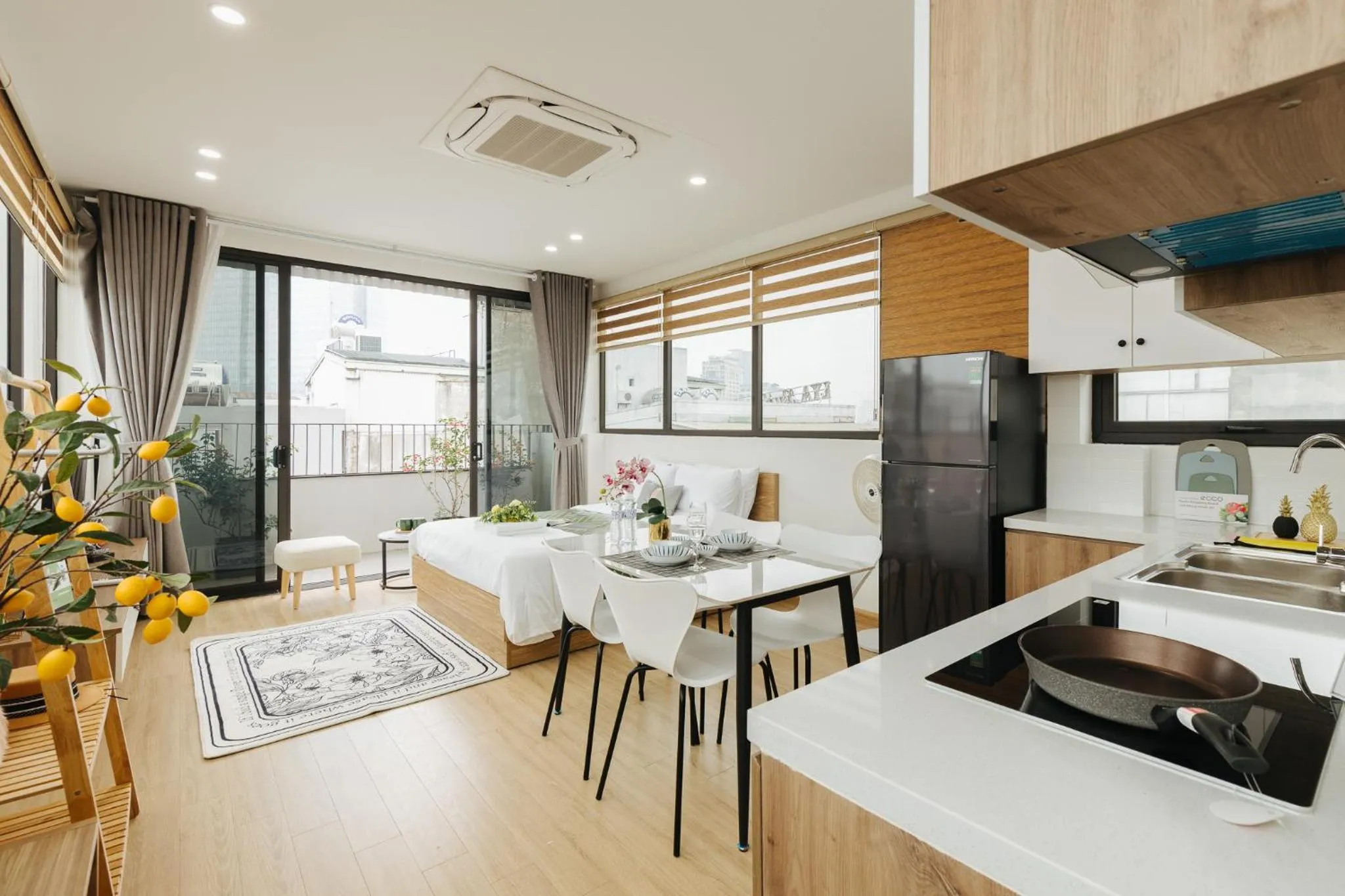 Photo of the whole room in Myrcella Urban Studio