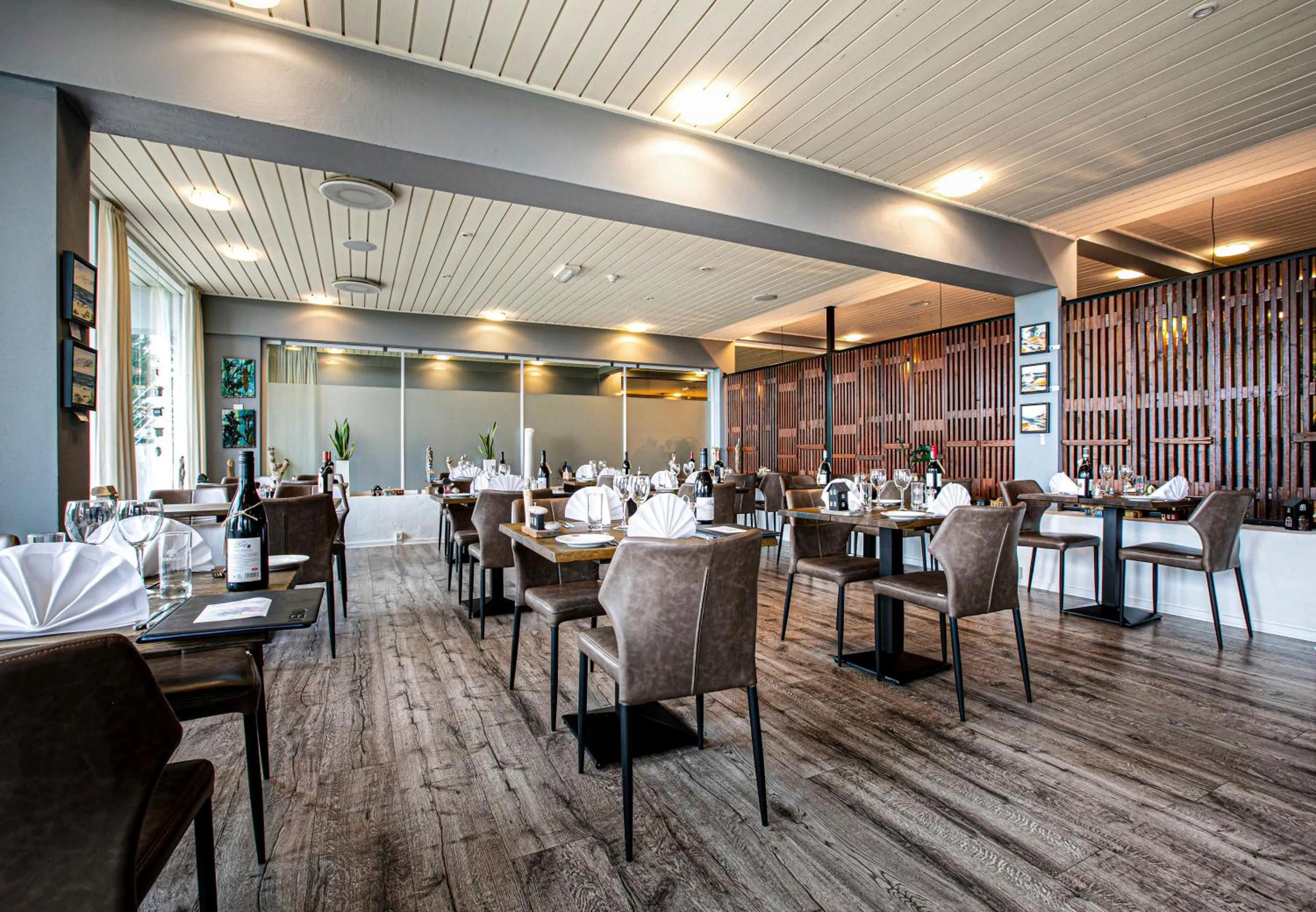 Restaurant/places to eat in Hotel/ Apartments Marina