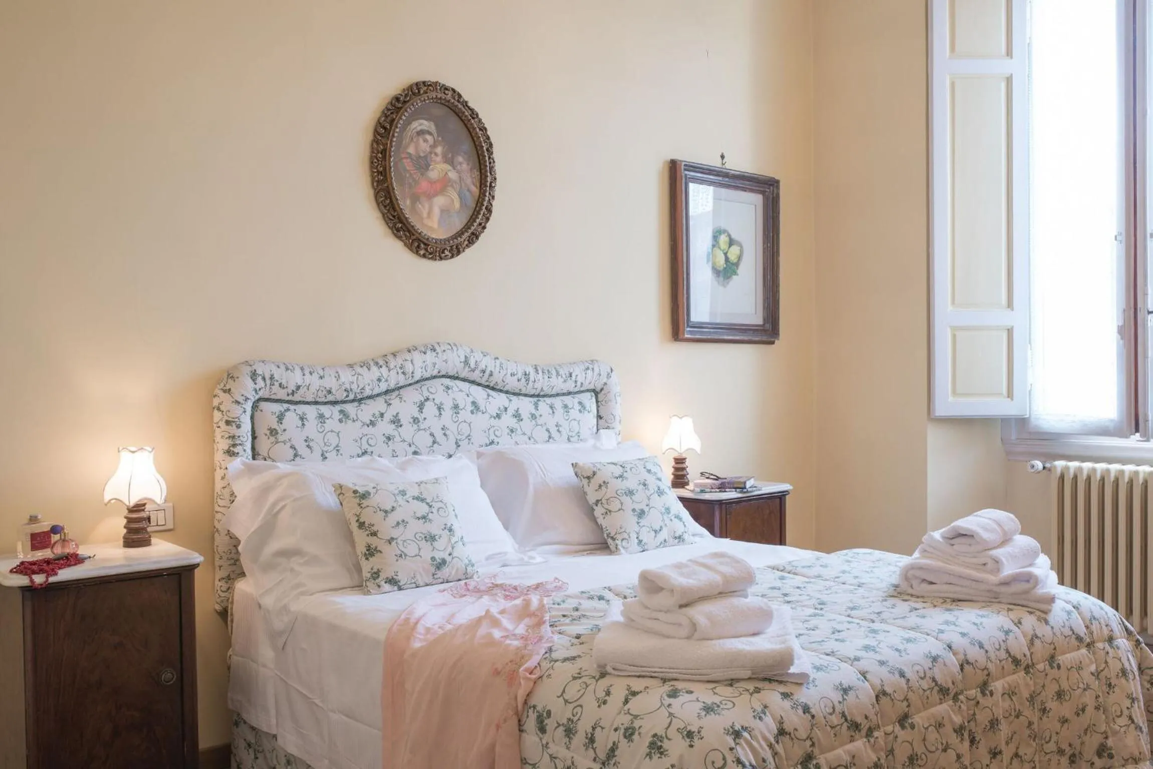 Bed in Italian Experience-Duomo Suite
