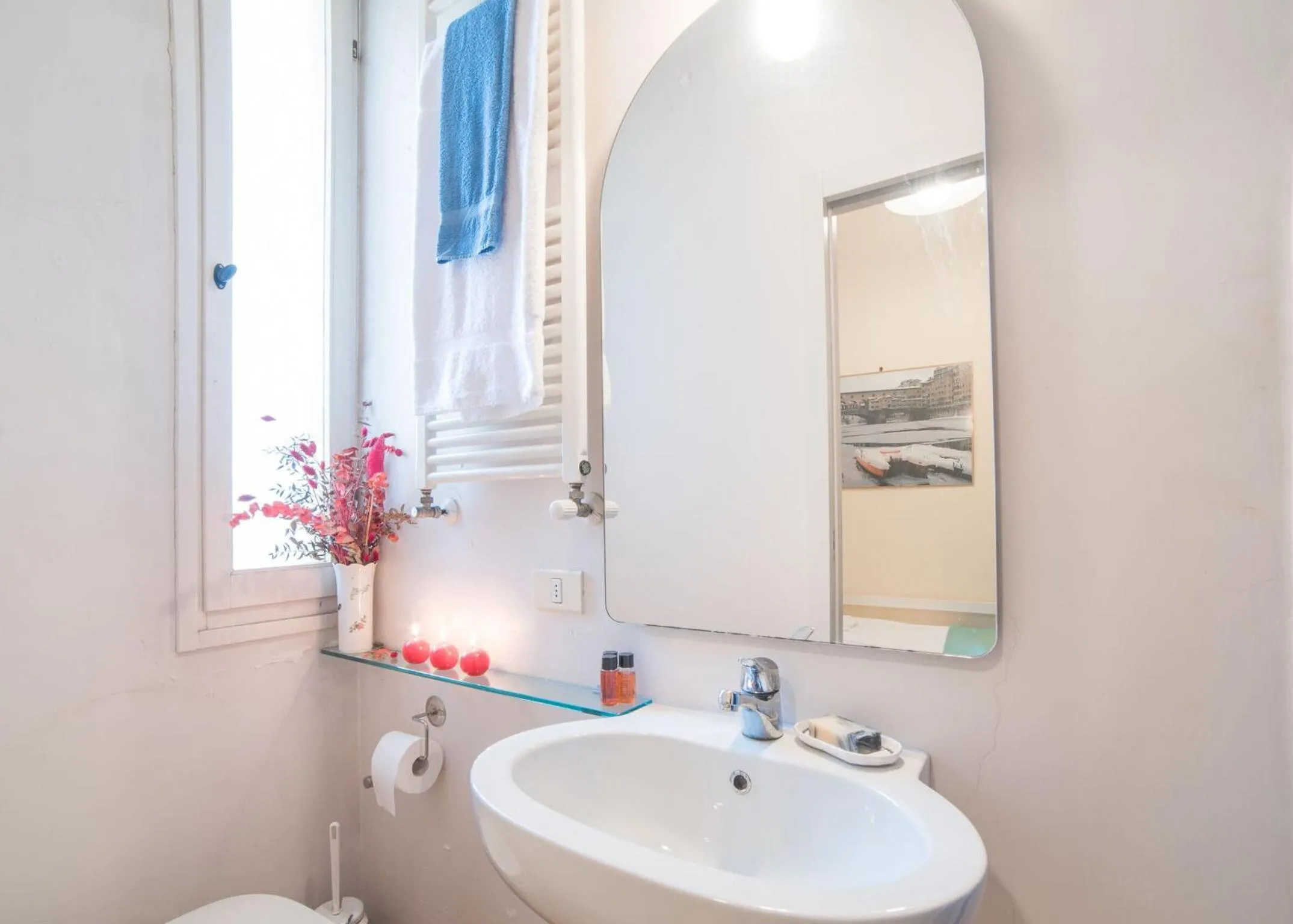 Shower in Italian Experience-Duomo Suite