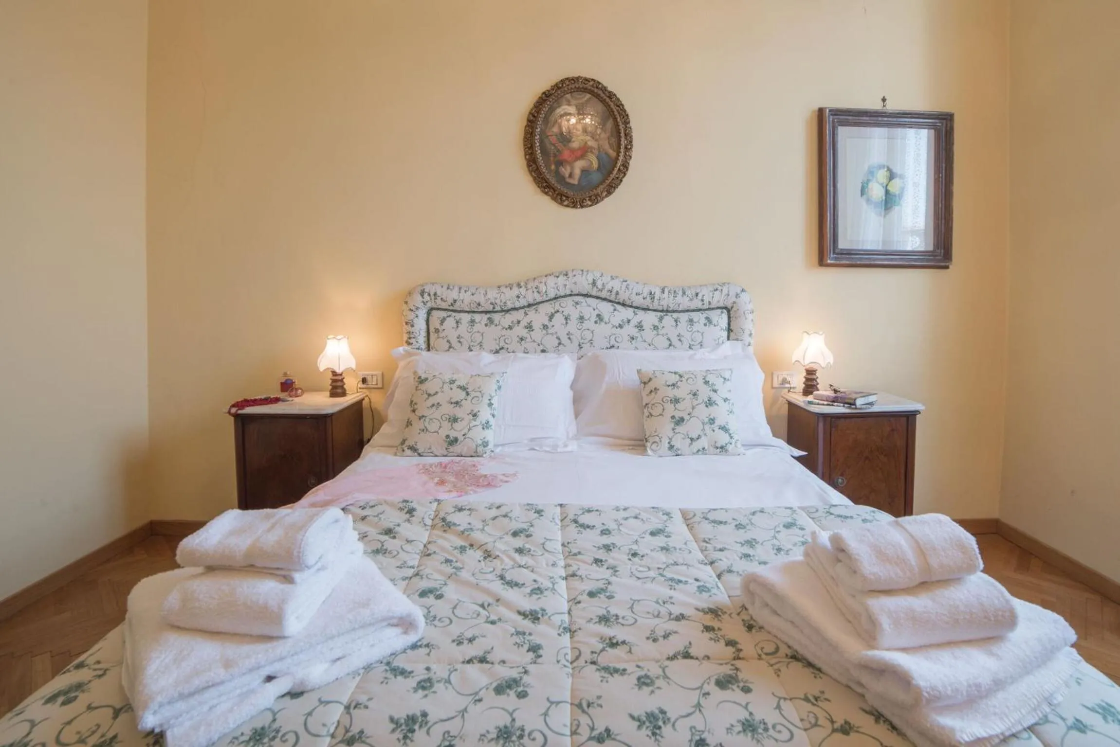 Bed in Italian Experience-Duomo Suite