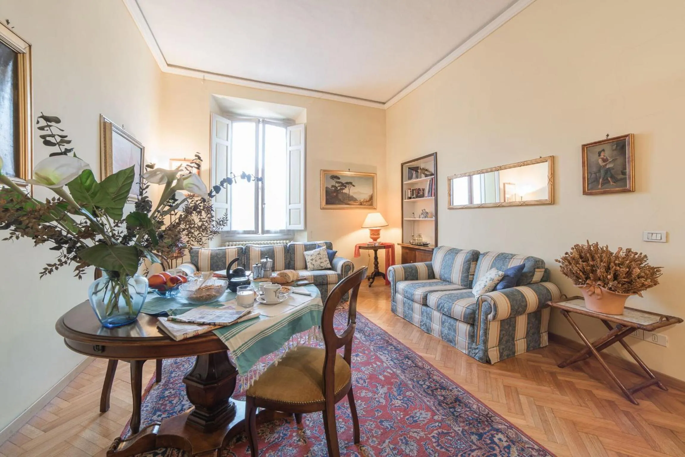 Living room in Italian Experience-Duomo Suite