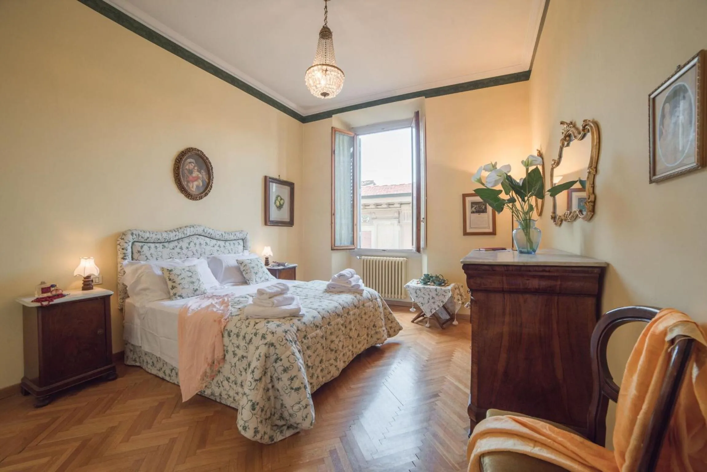 Bed in Italian Experience-Duomo Suite