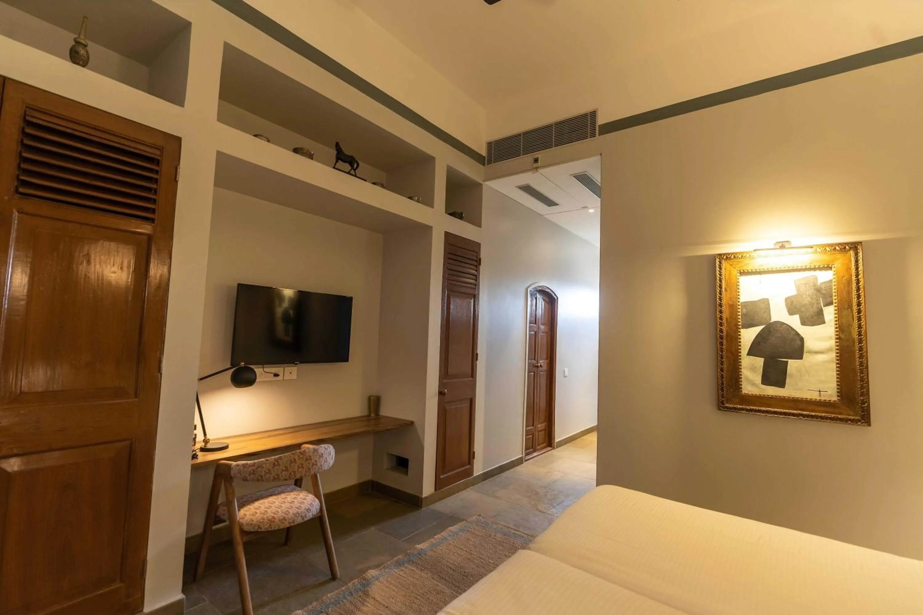 Other, Bed in DanCenter by CheckIn House of Jasol Jaipur